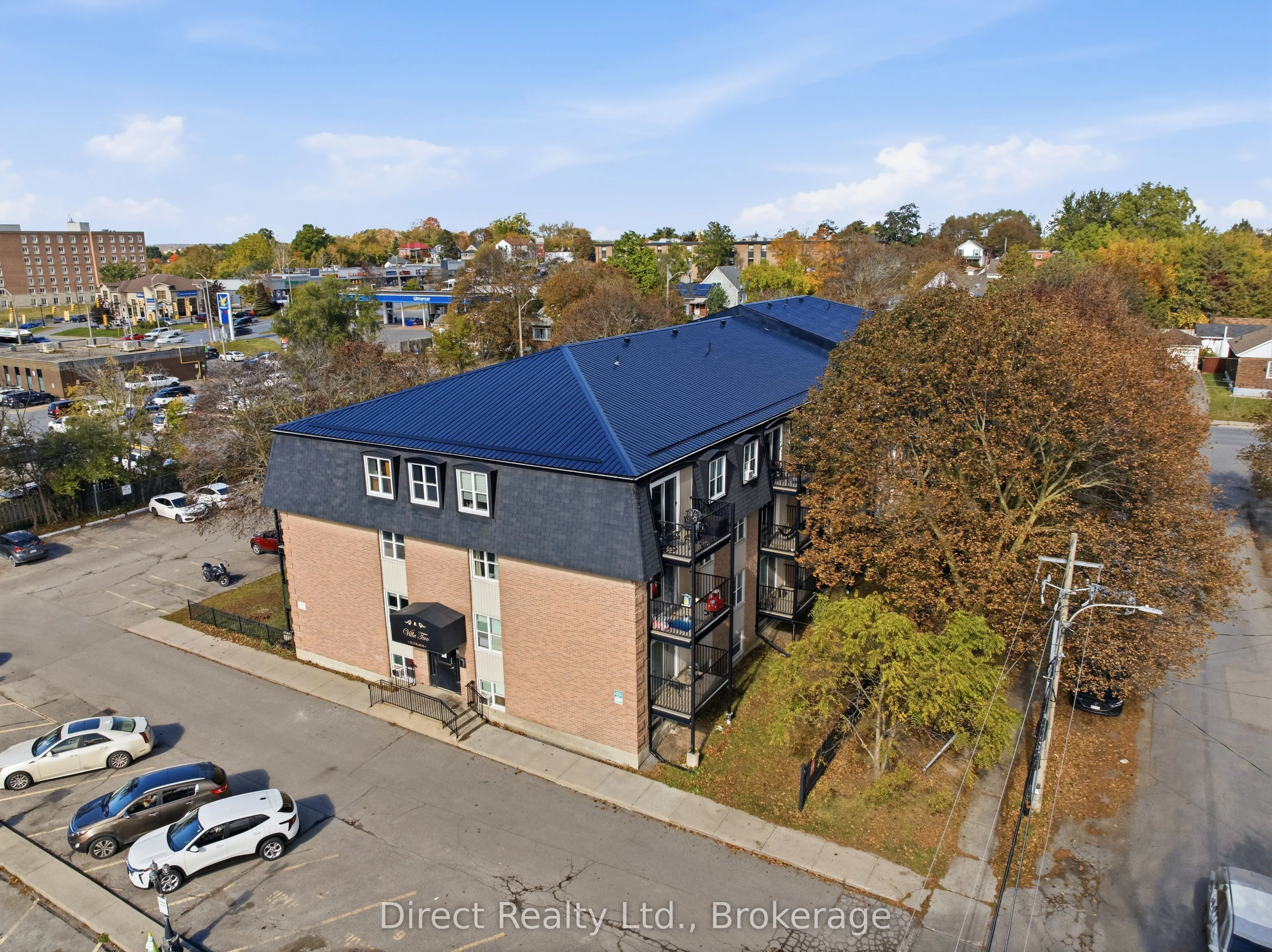 25 College Street E #108