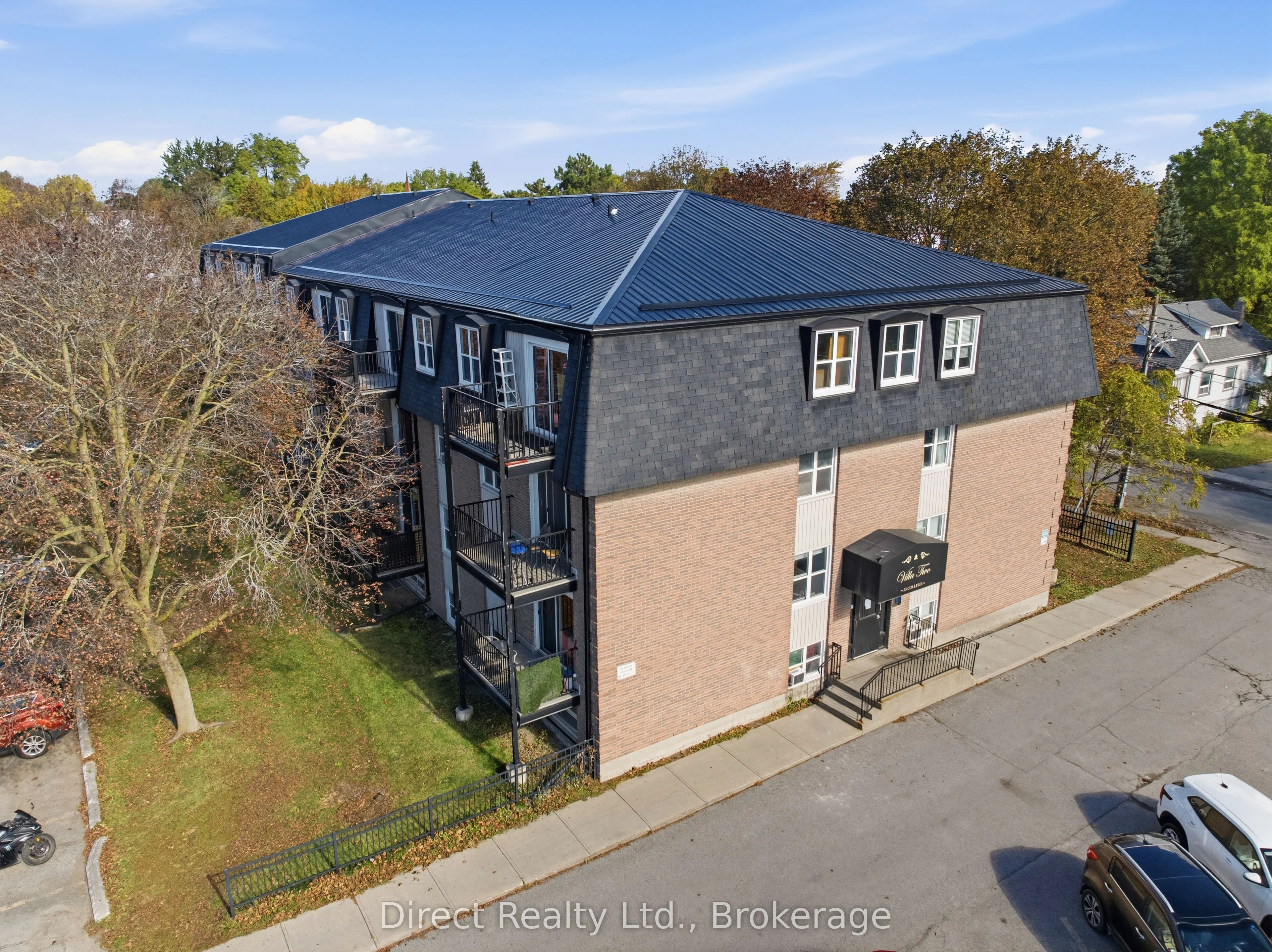 25 College Street E #108