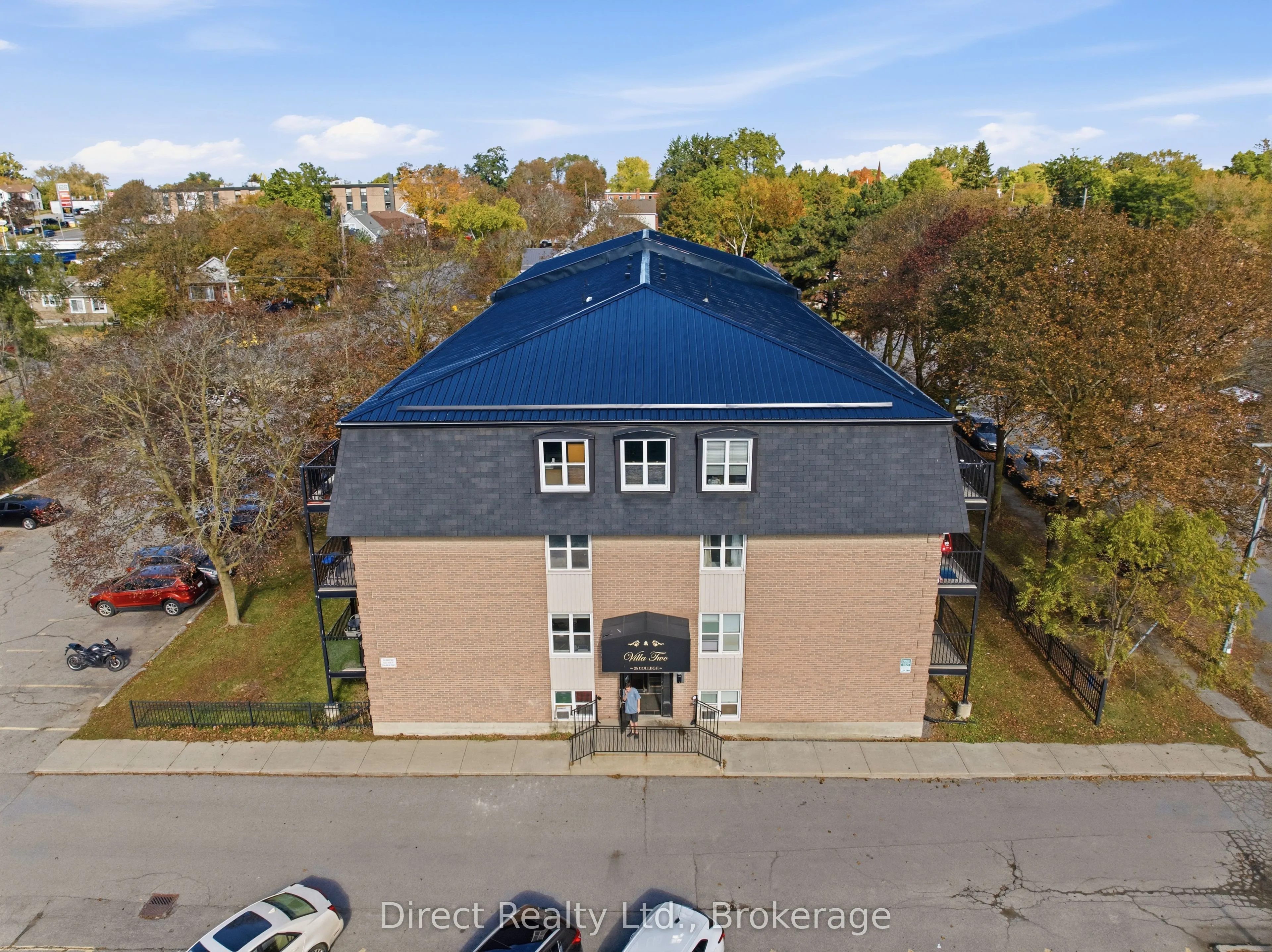 25 College Street E #108