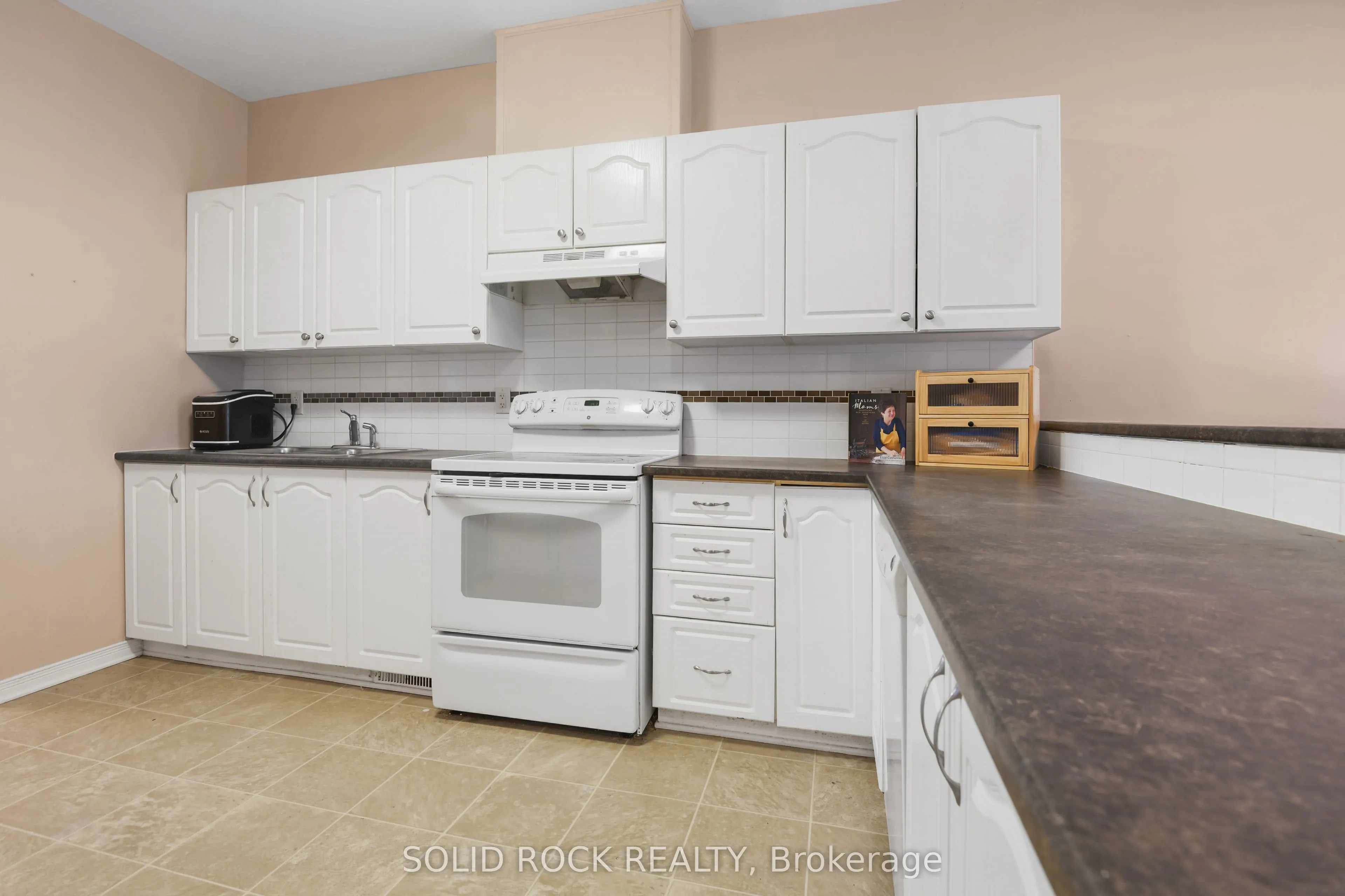 16 Moe Robillard Street