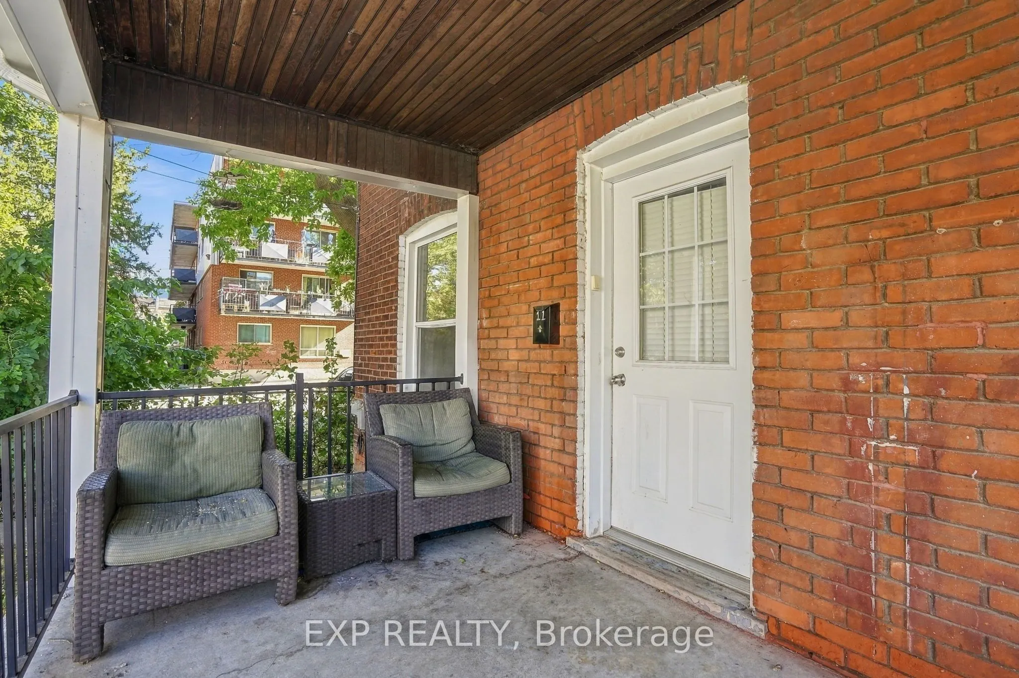 11 Hart Street