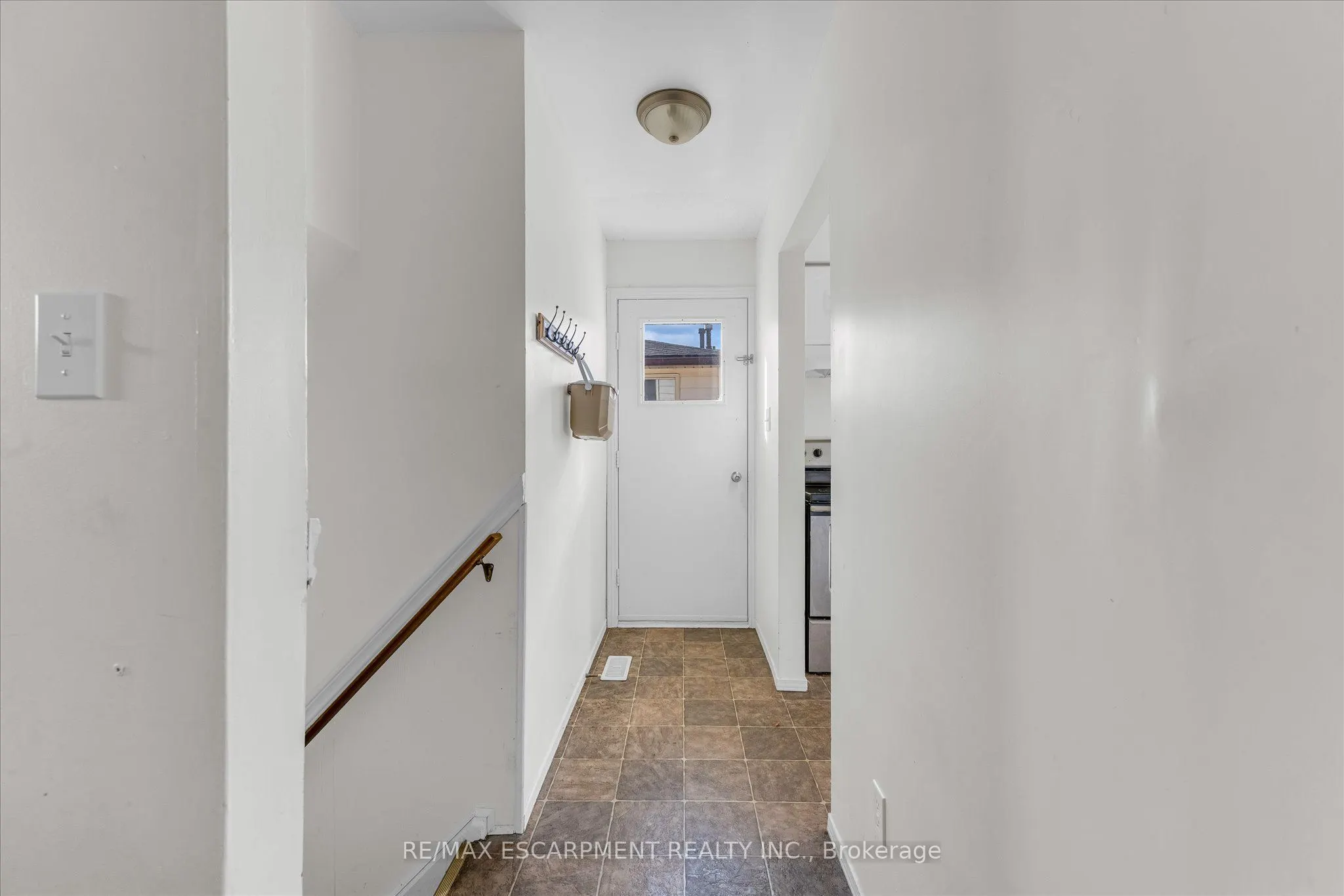 16 Crystal Court