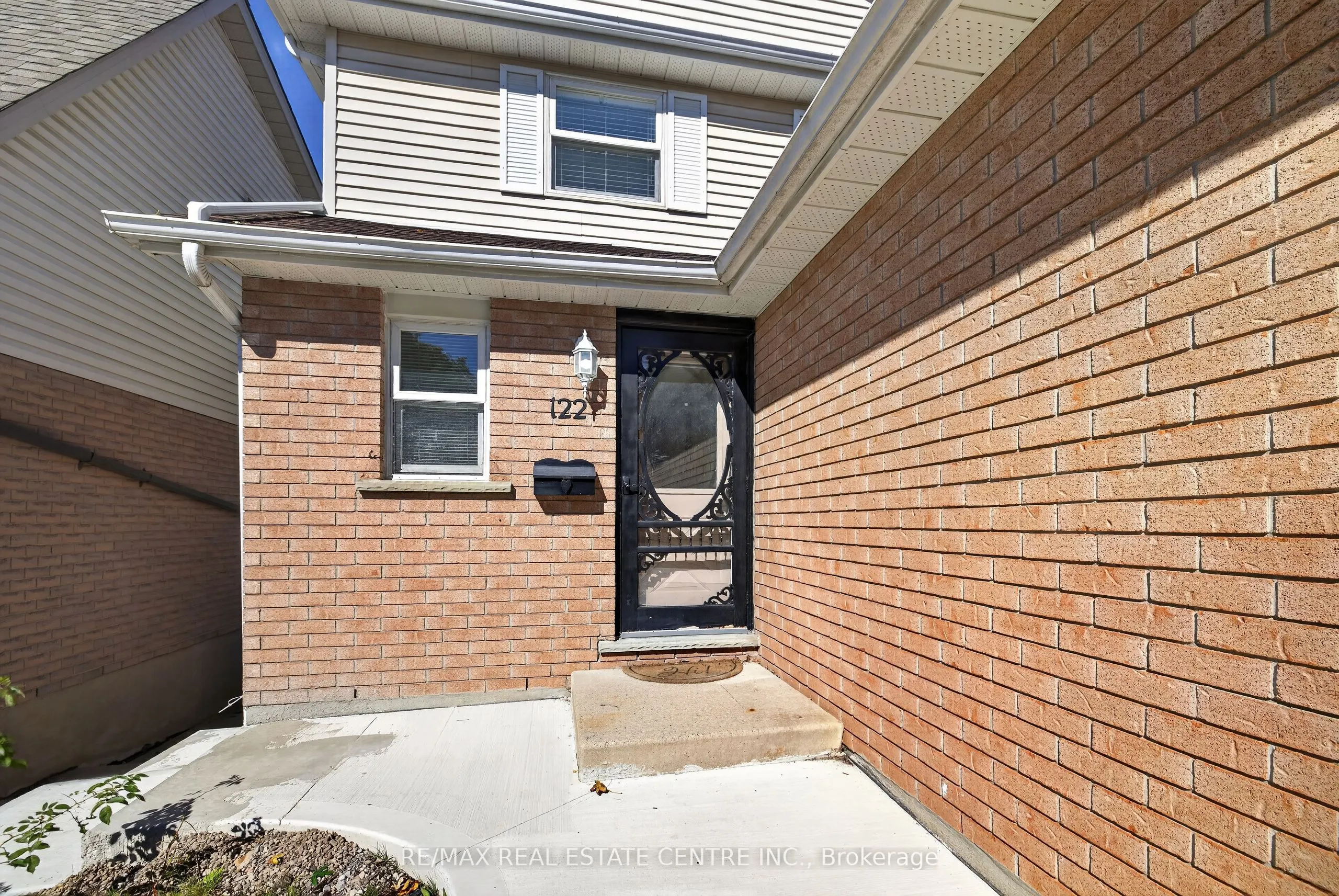 122 Moss Place