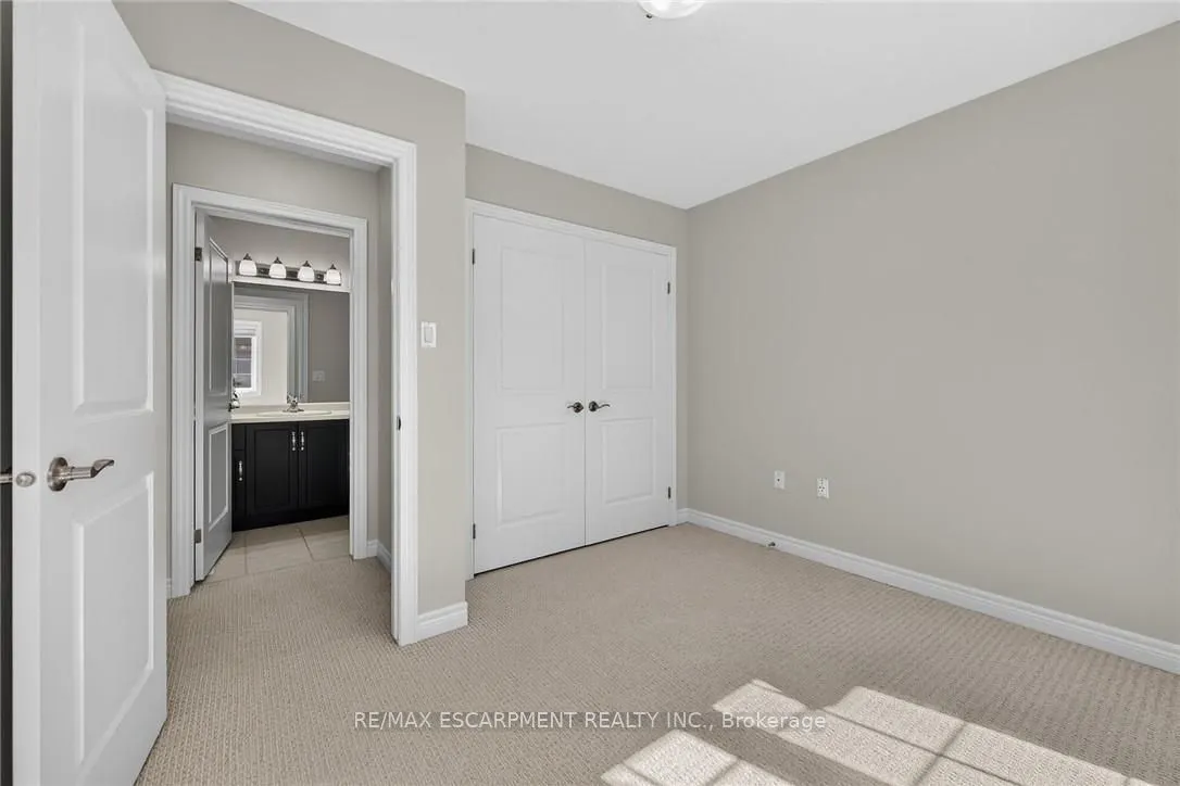 8 Lakelawn Road #22