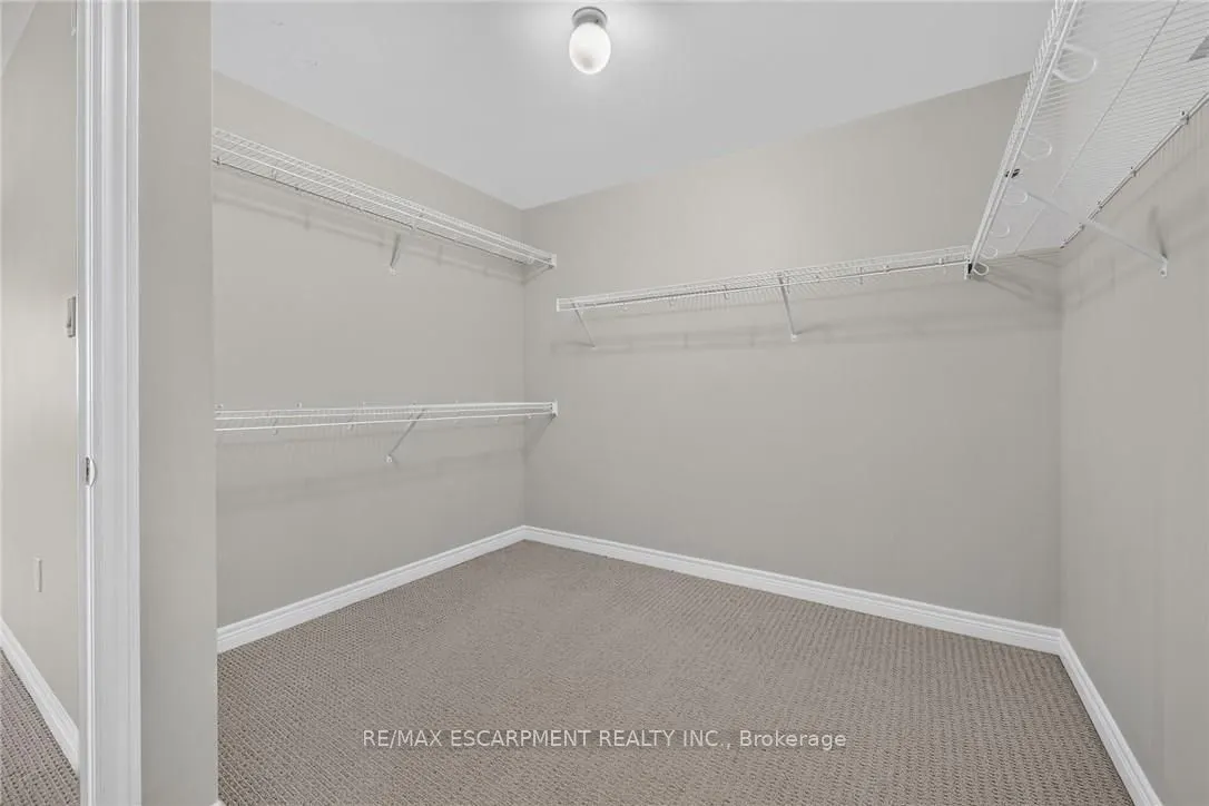 8 Lakelawn Road #22