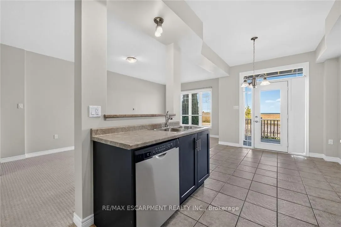 8 Lakelawn Road #22