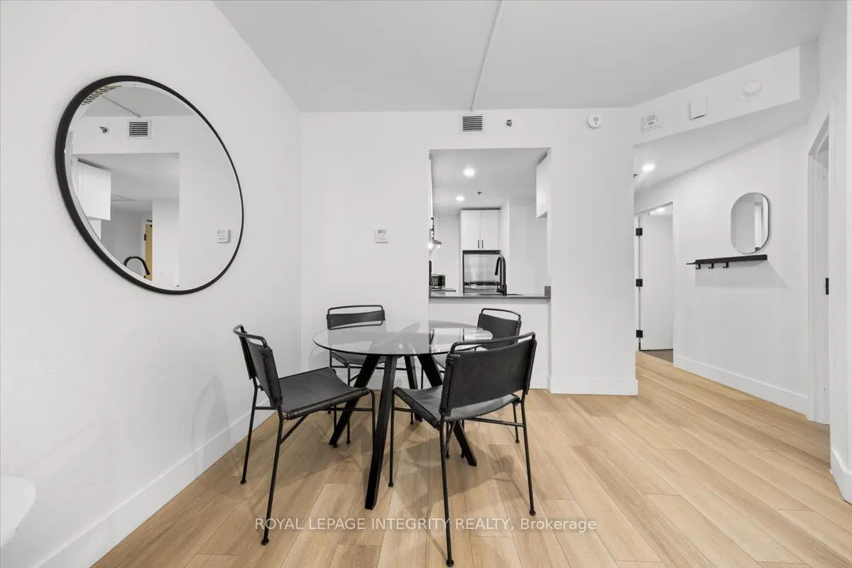 161 Laurier Avenue W #808