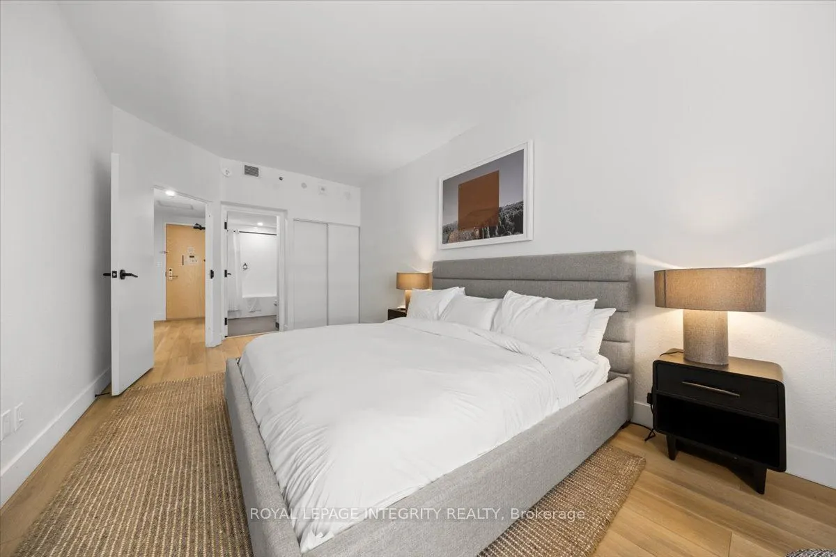 161 Laurier Avenue W #1104