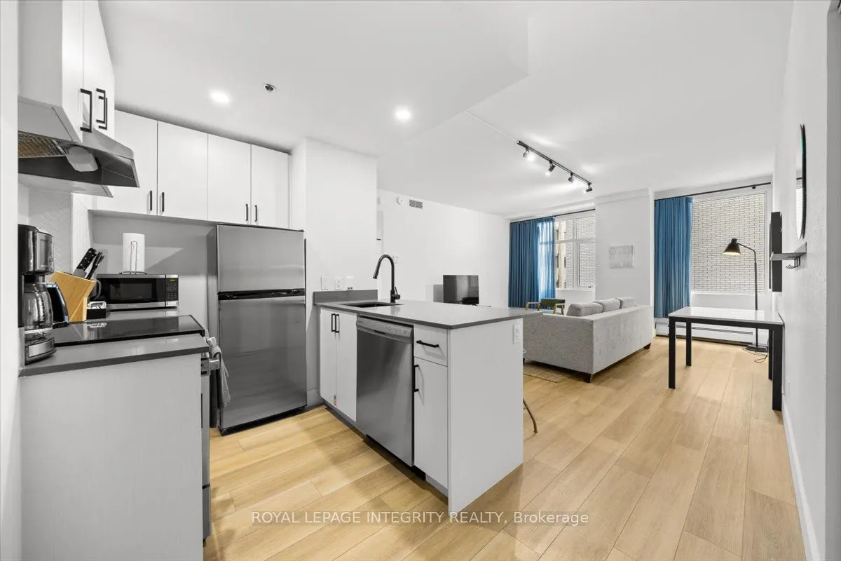 161 Laurier Avenue W #1204