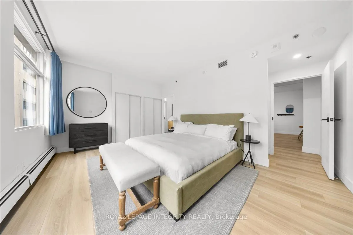161 Laurier Avenue W #1204