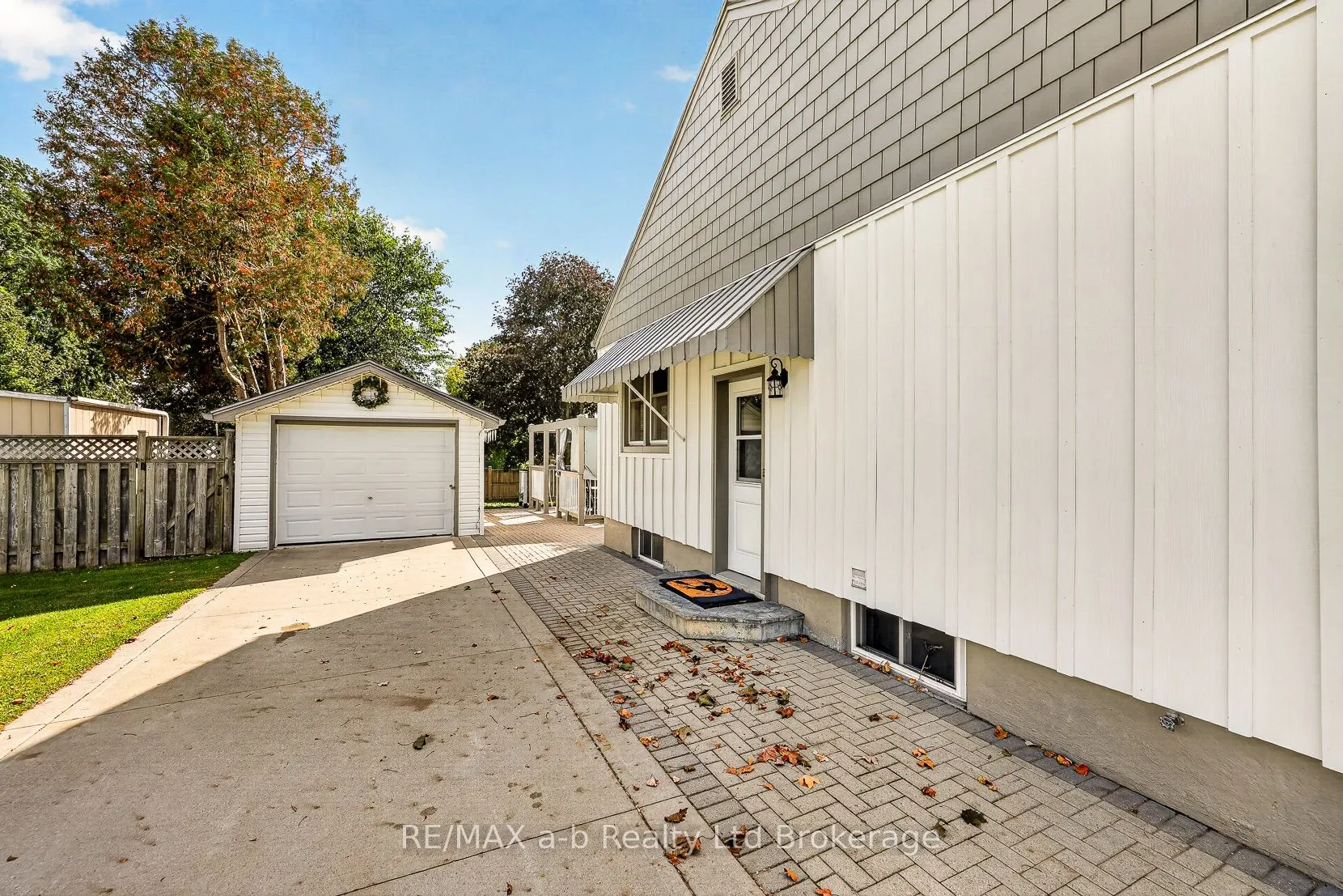 830 Maple Avenue