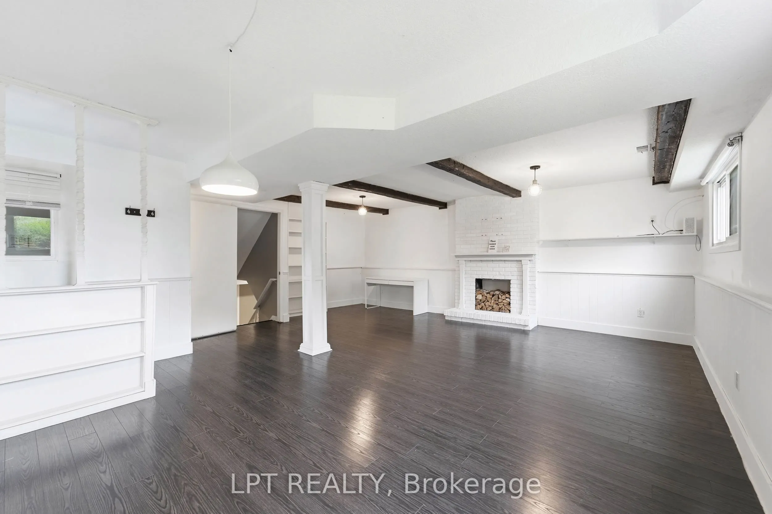 208 Deveron Crescent