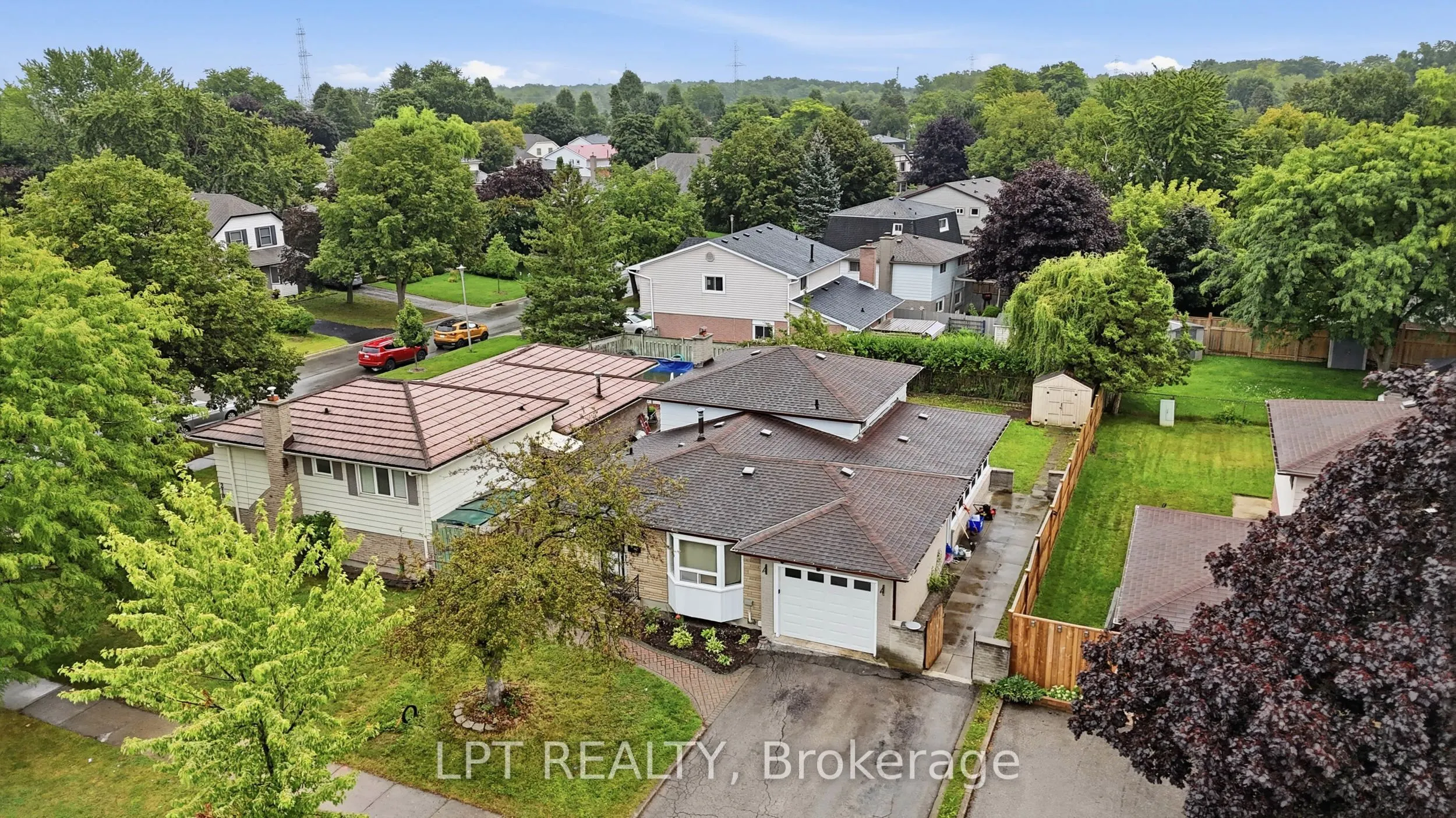 208 Deveron Crescent