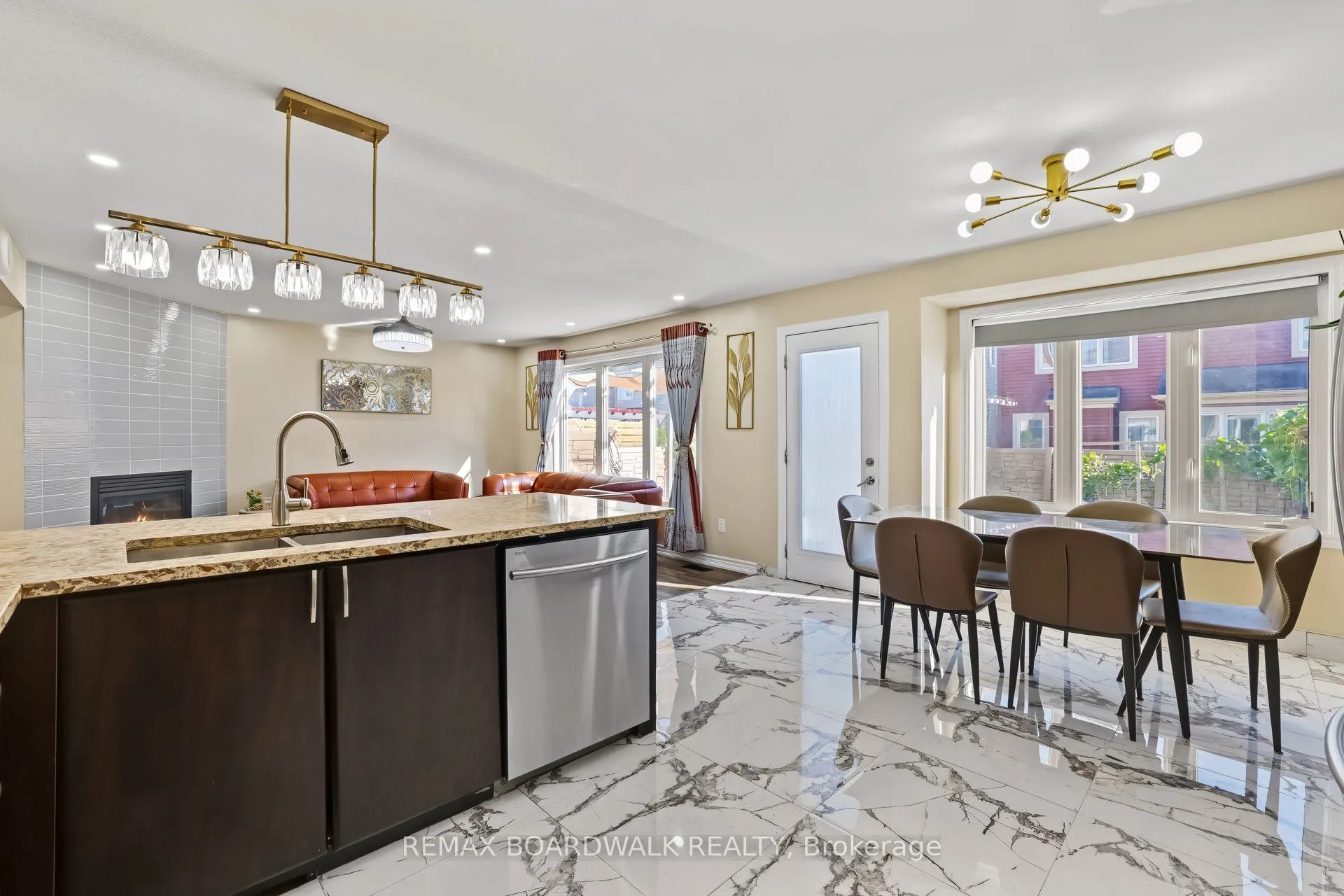 508 SUNLIT Circle