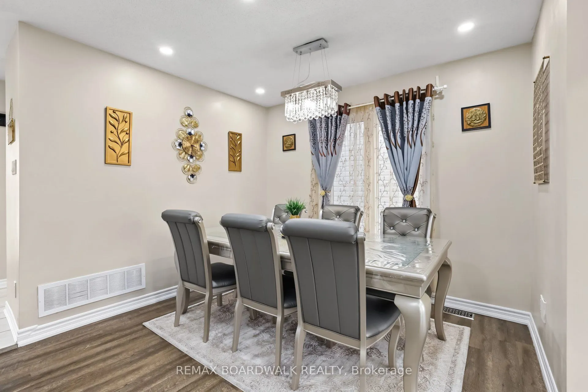 508 SUNLIT Circle