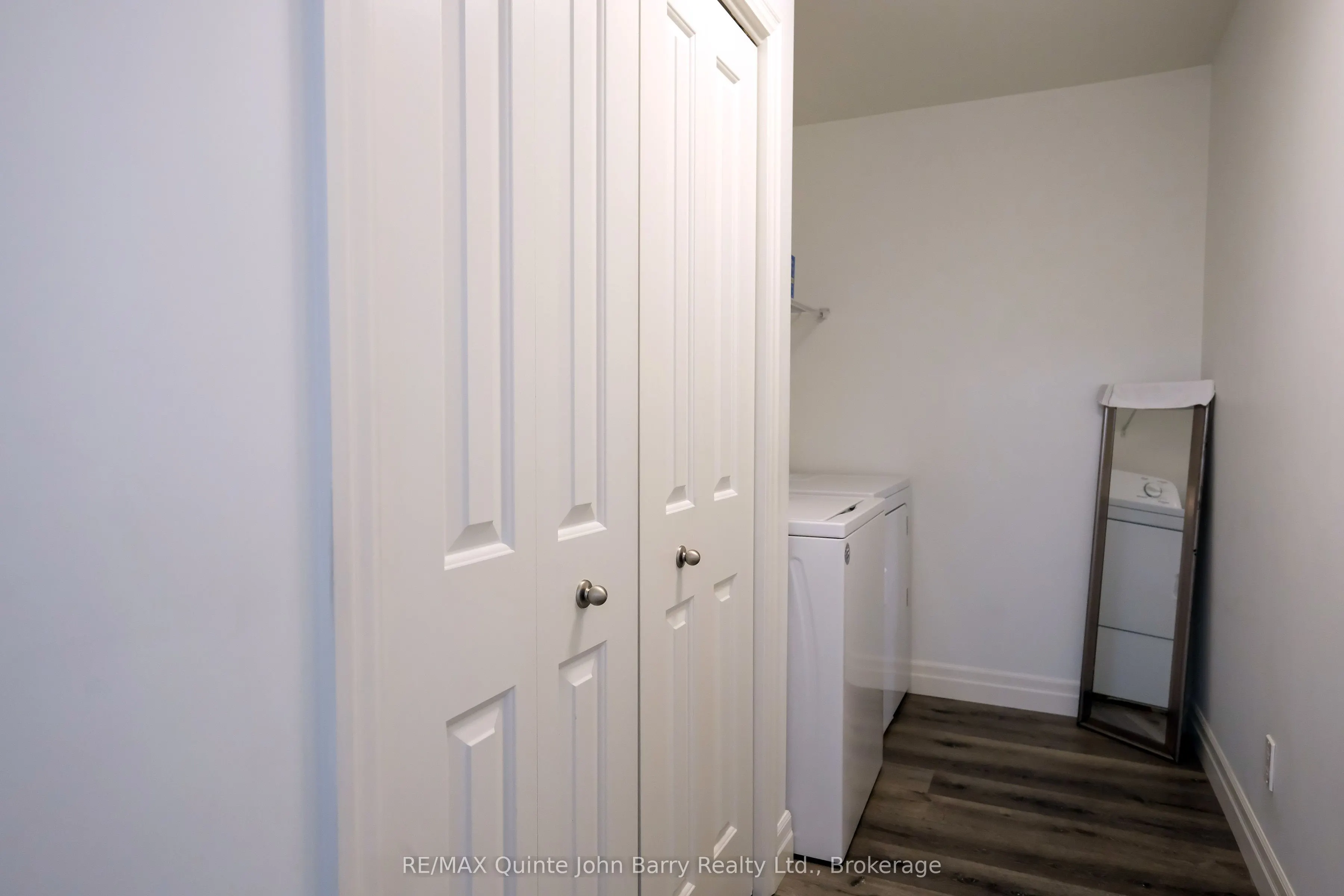 25 Hillside Meadow Drive