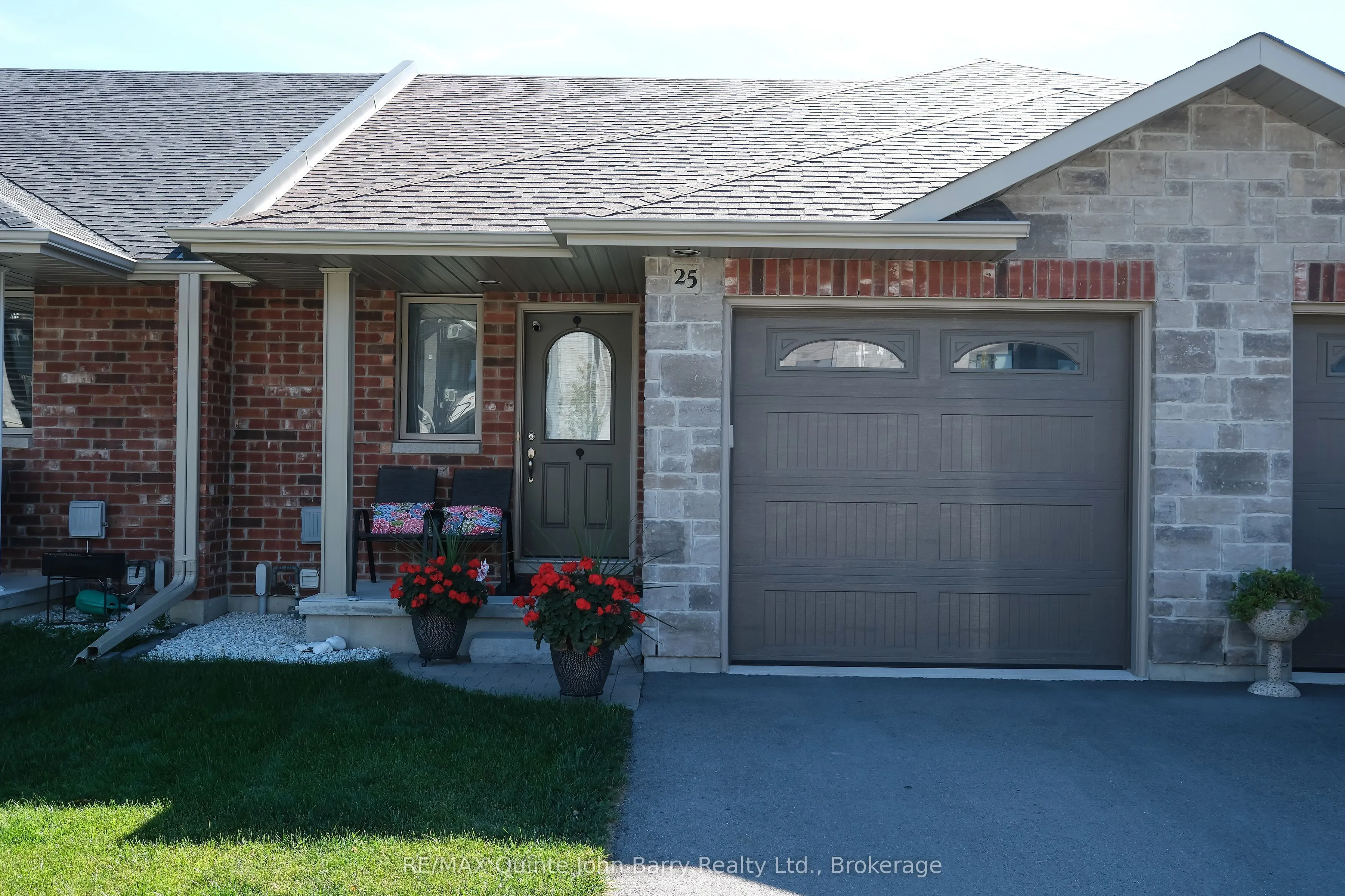 25 Hillside Meadow Drive