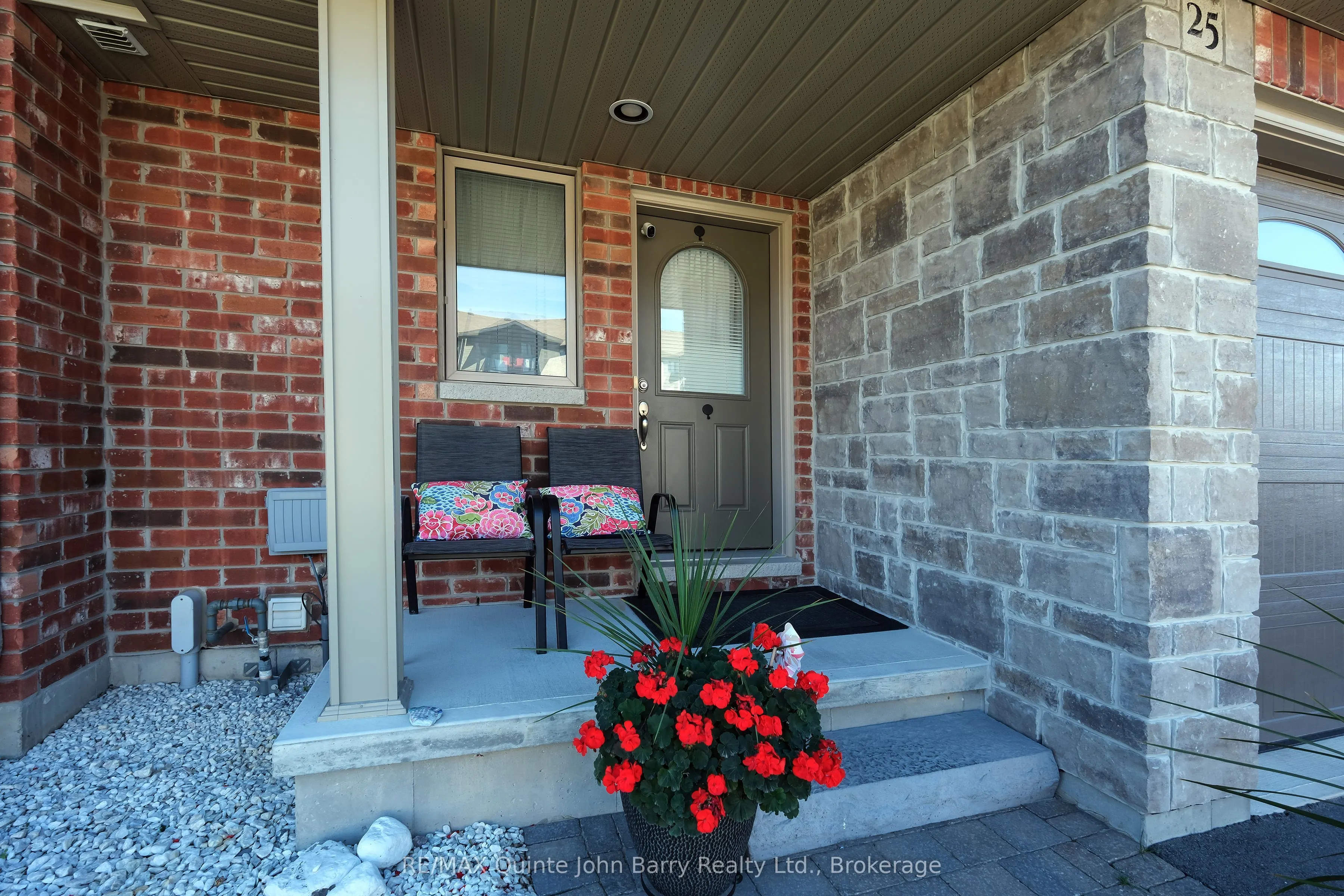 25 Hillside Meadow Drive
