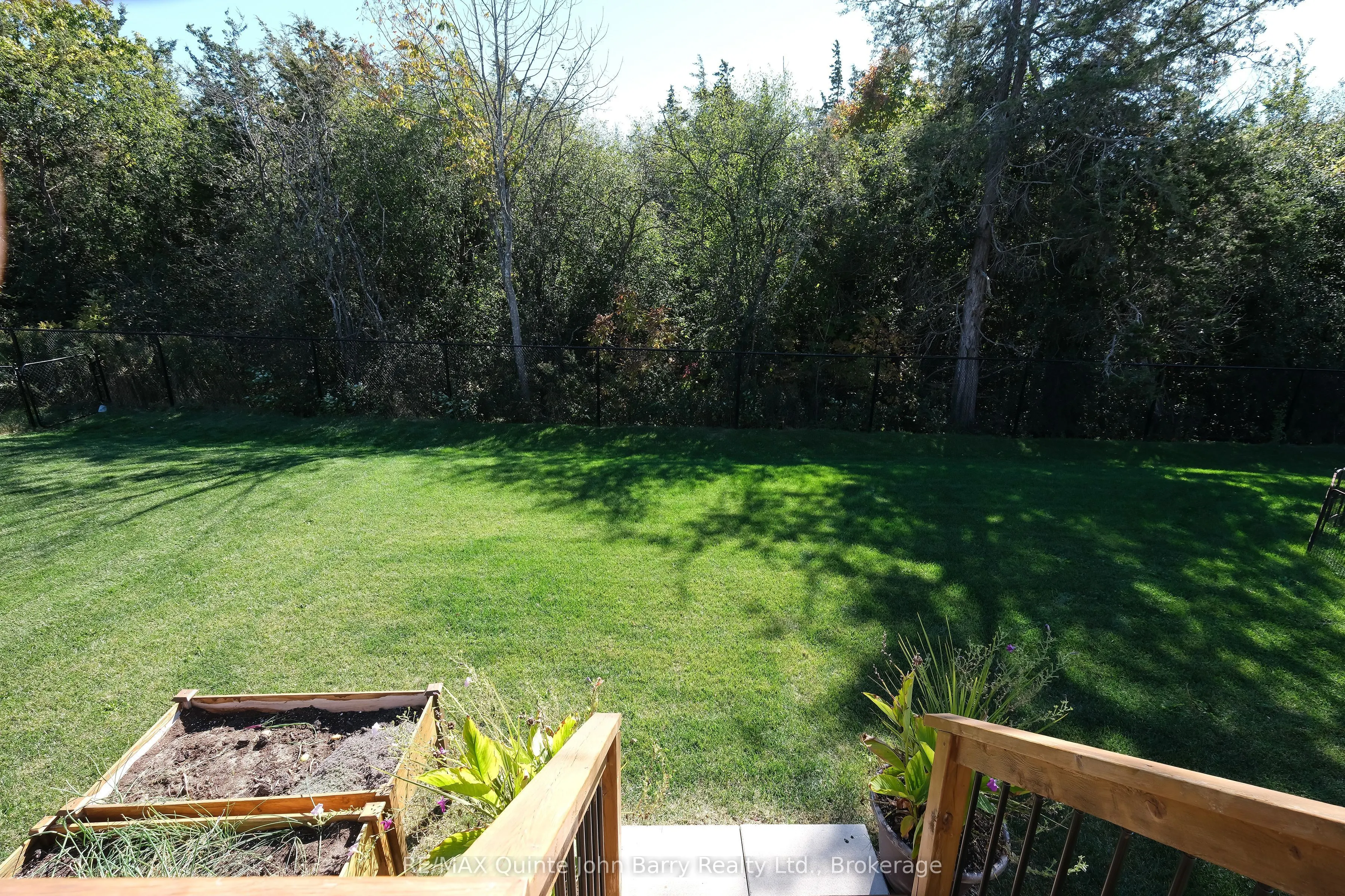 25 Hillside Meadow Drive