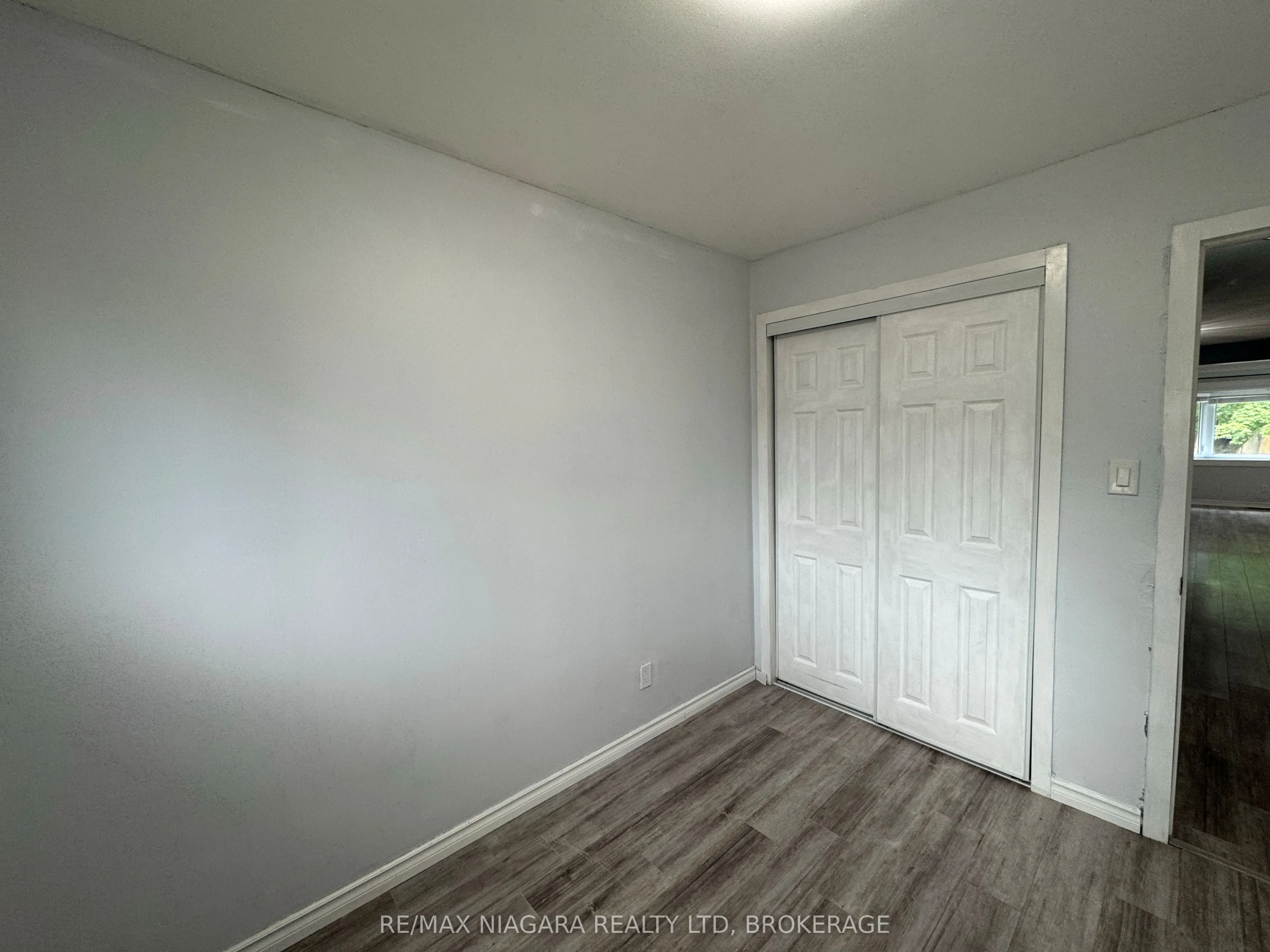 8 Lakehurst Drive