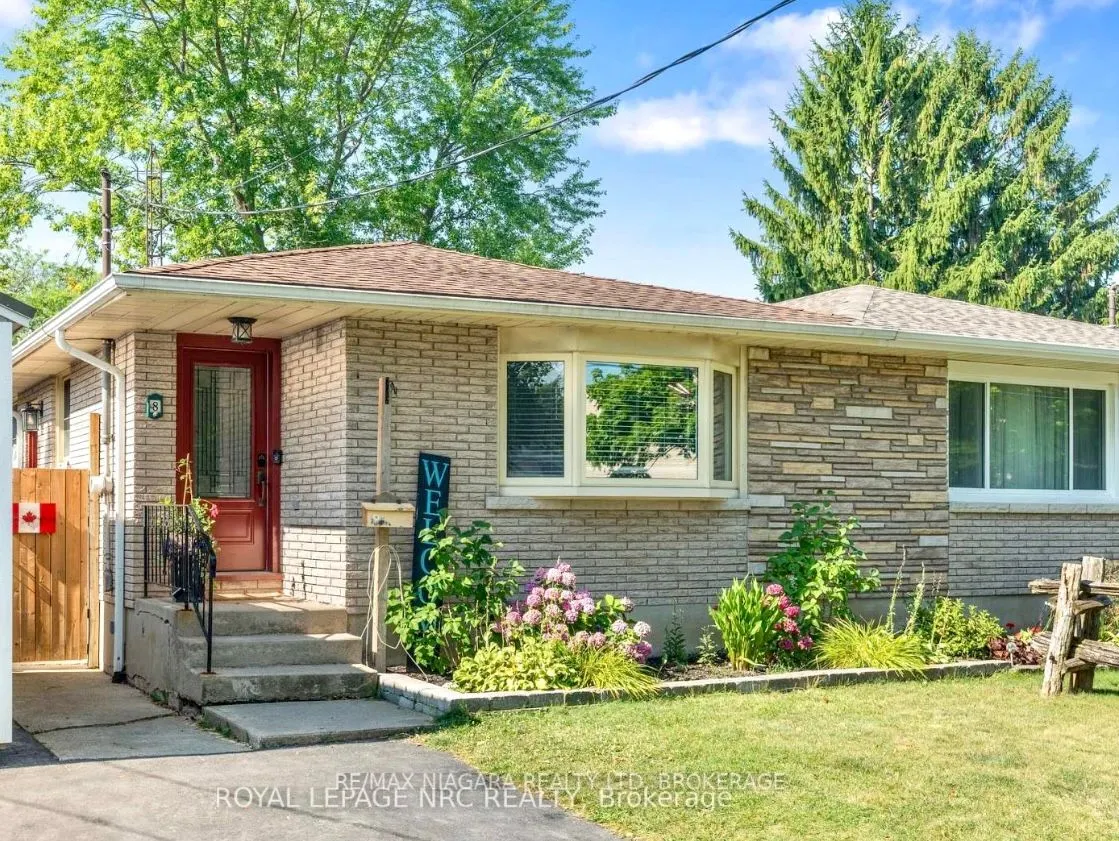 8 Lakehurst Drive