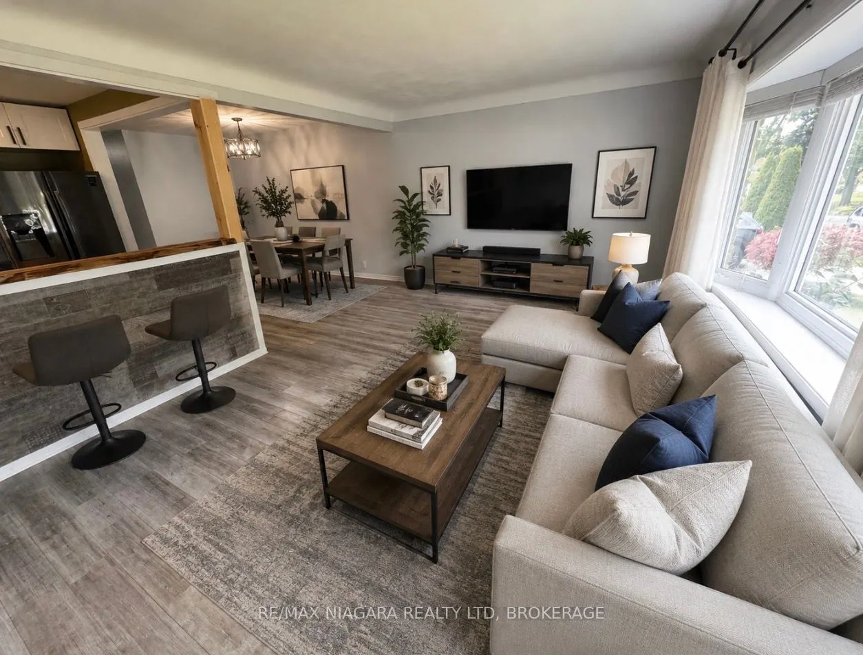 8 Lakehurst Drive