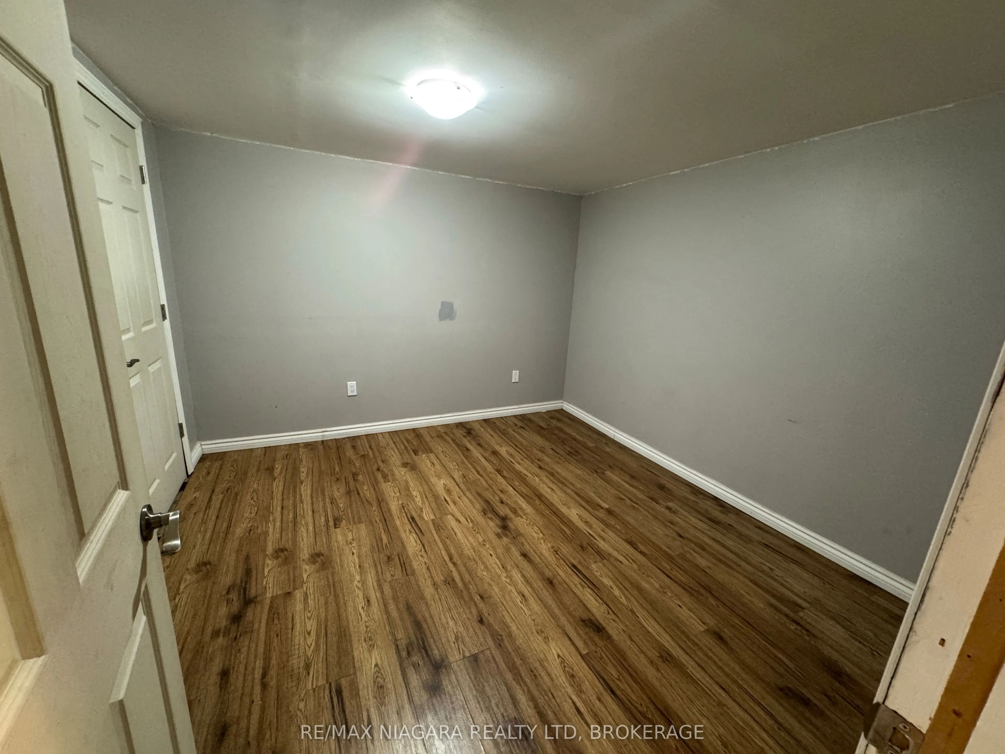 8 Lakehurst Drive