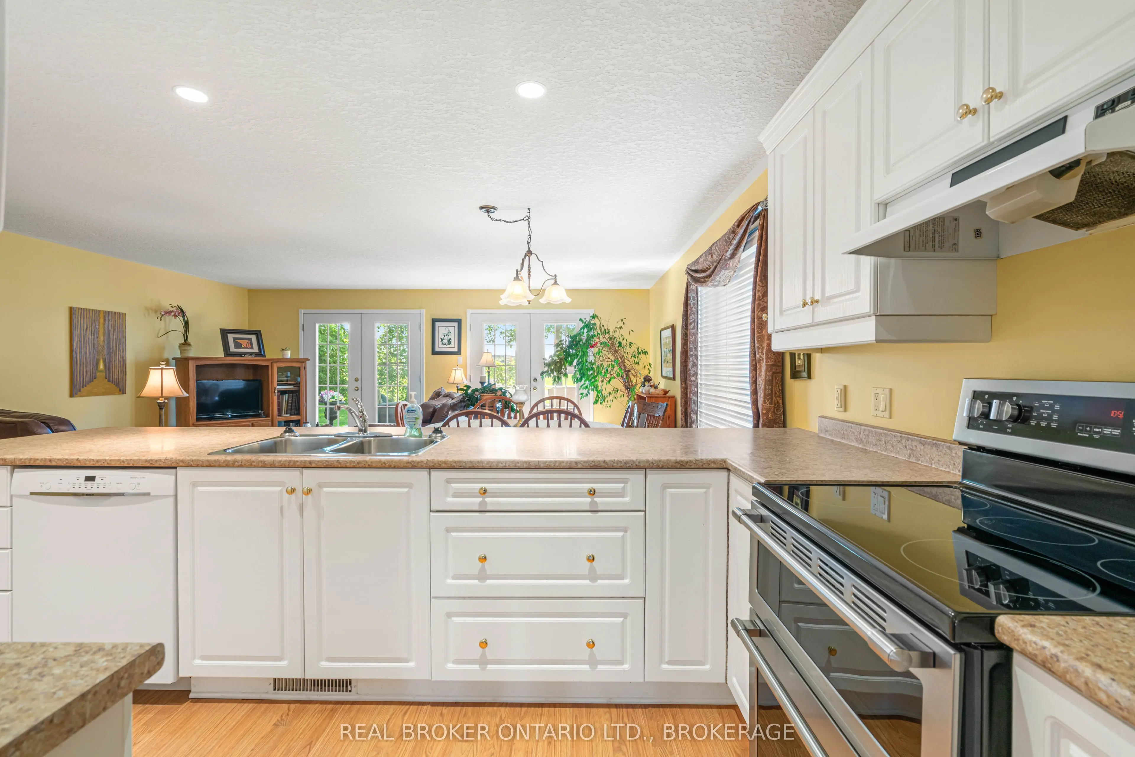 508 Jo Anne Crescent