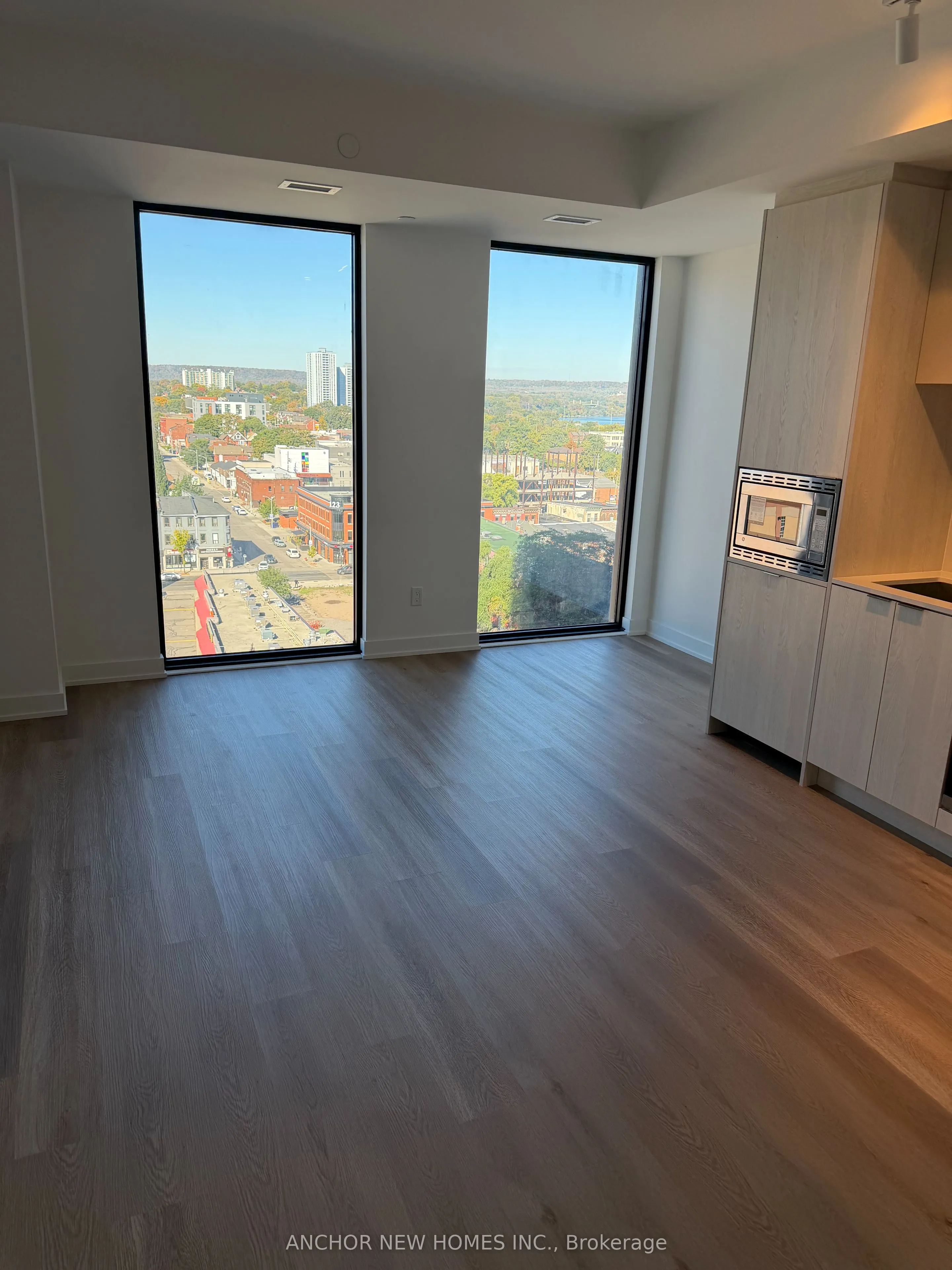 Unit# 1207-91 John St Street #1207