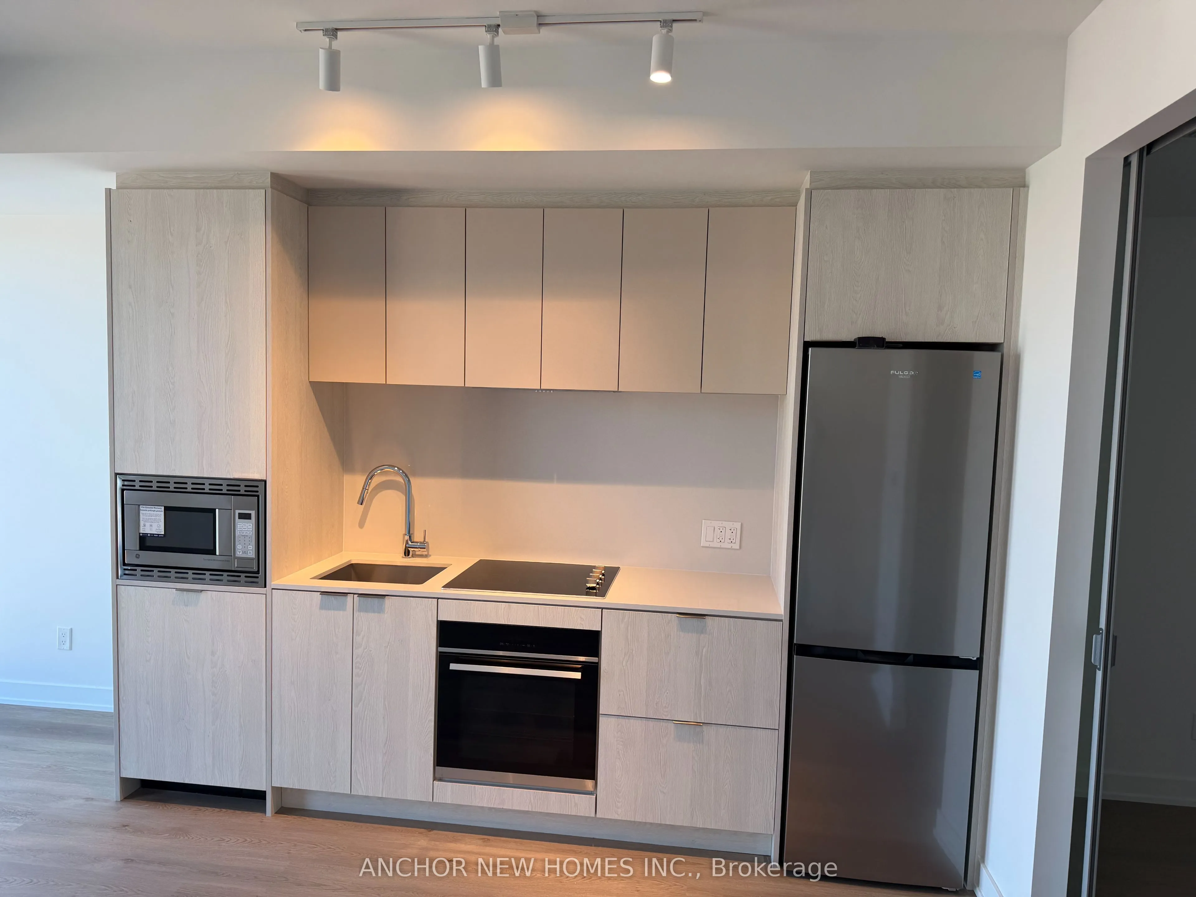 Unit# 1207-91 John St Street #1207