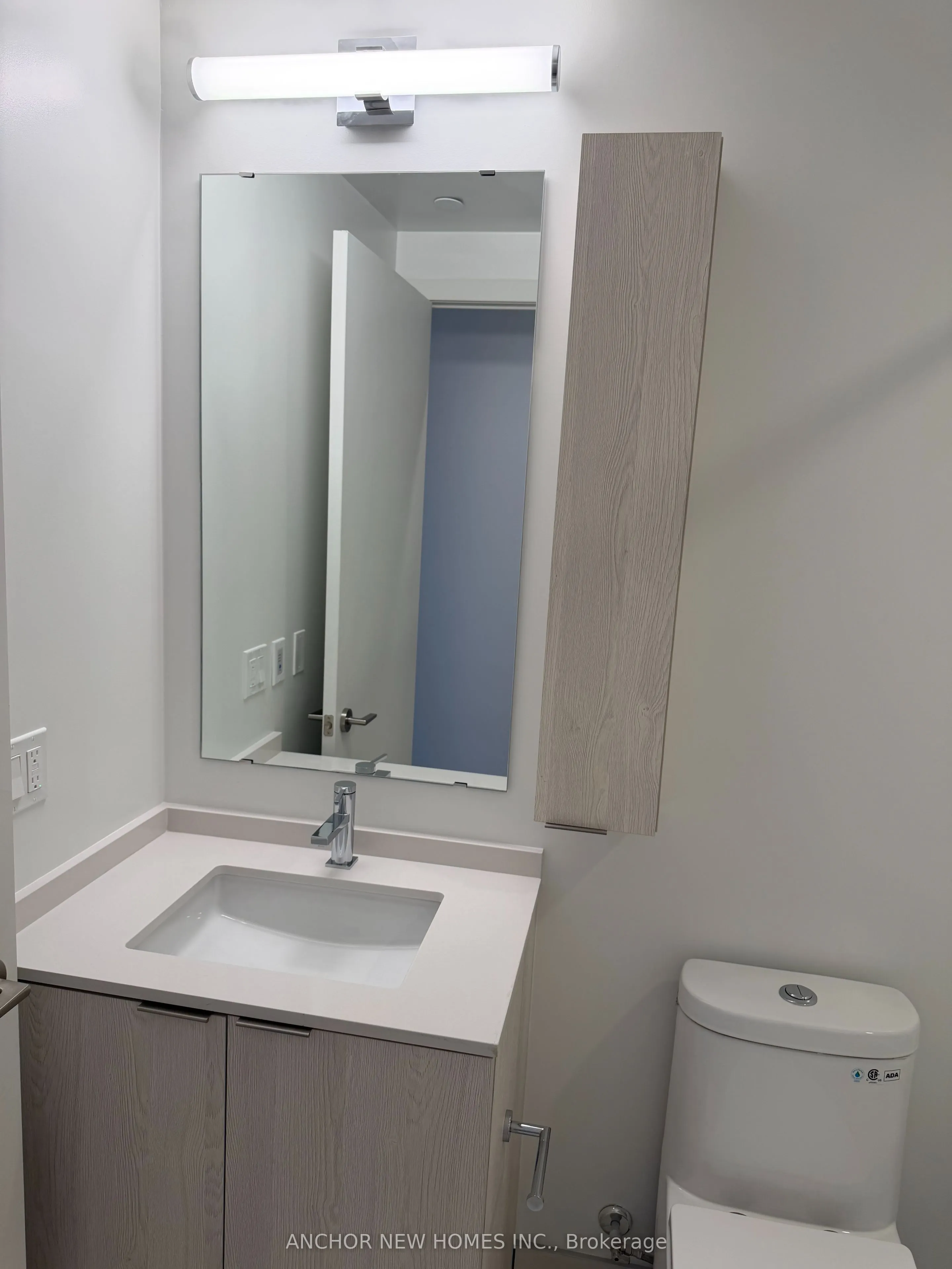 Unit# 1207-91 John St Street #1207