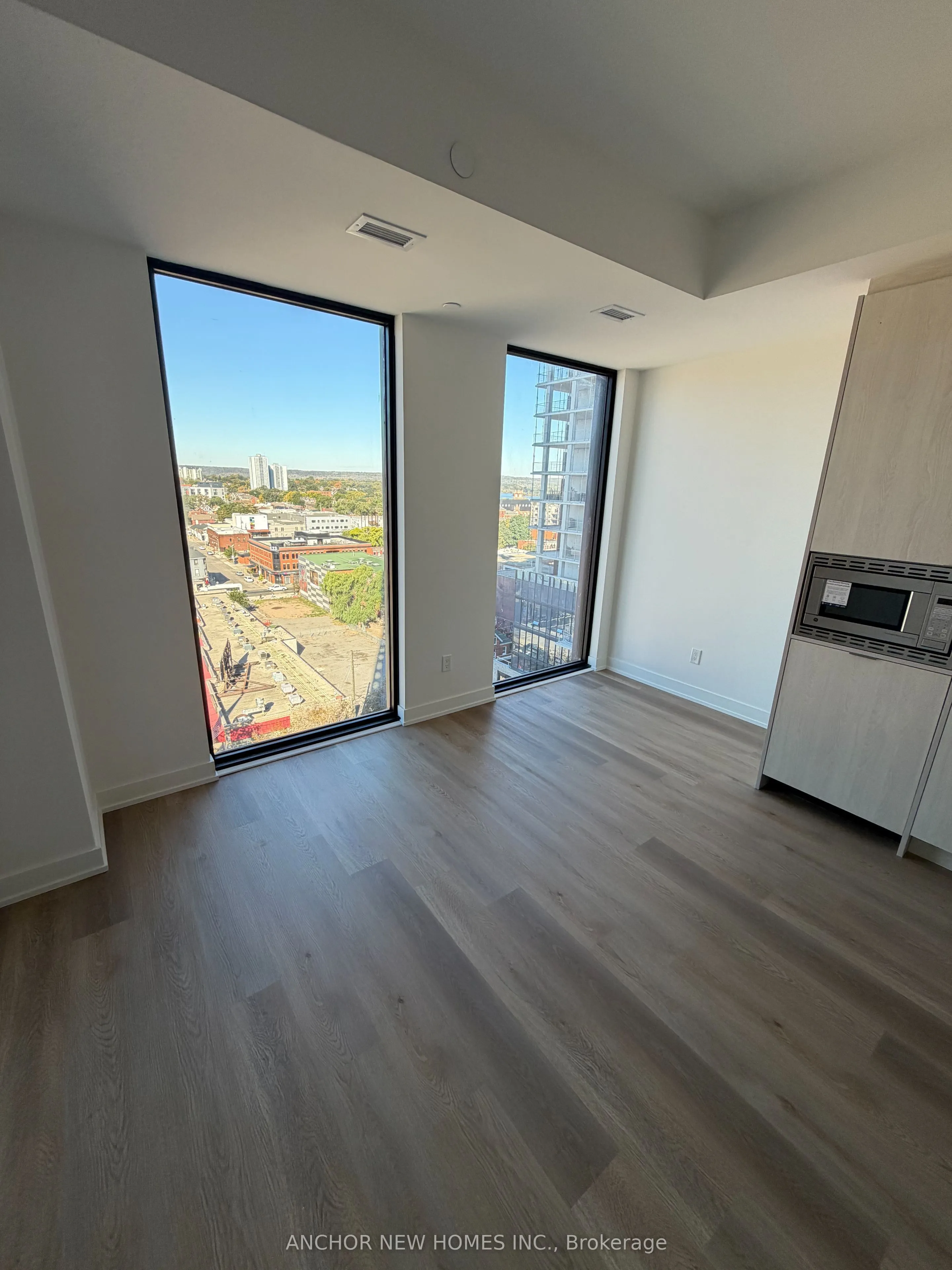 Unit# 1207-91 John St Street #1207