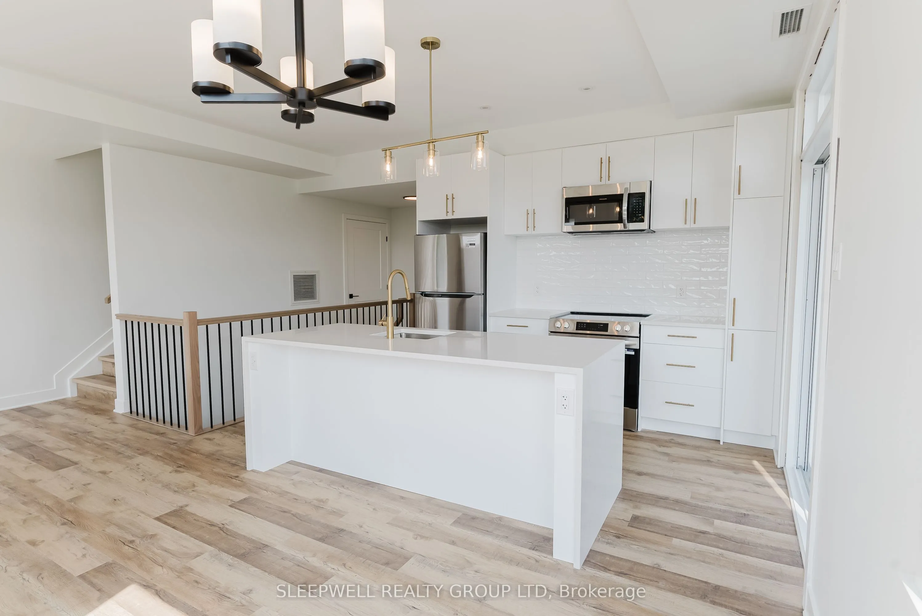 845 Champlain Street #9