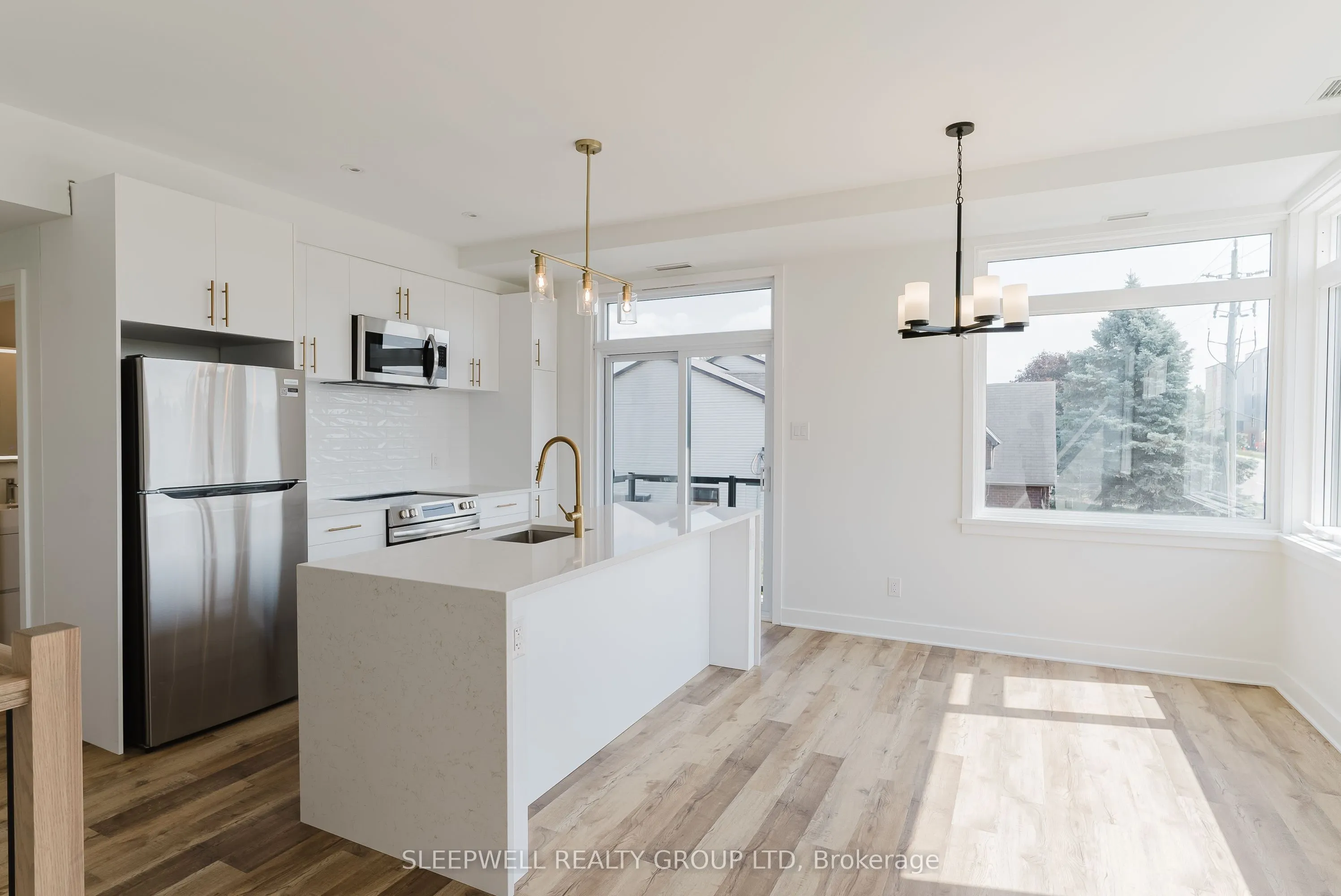 845 Champlain Street #9