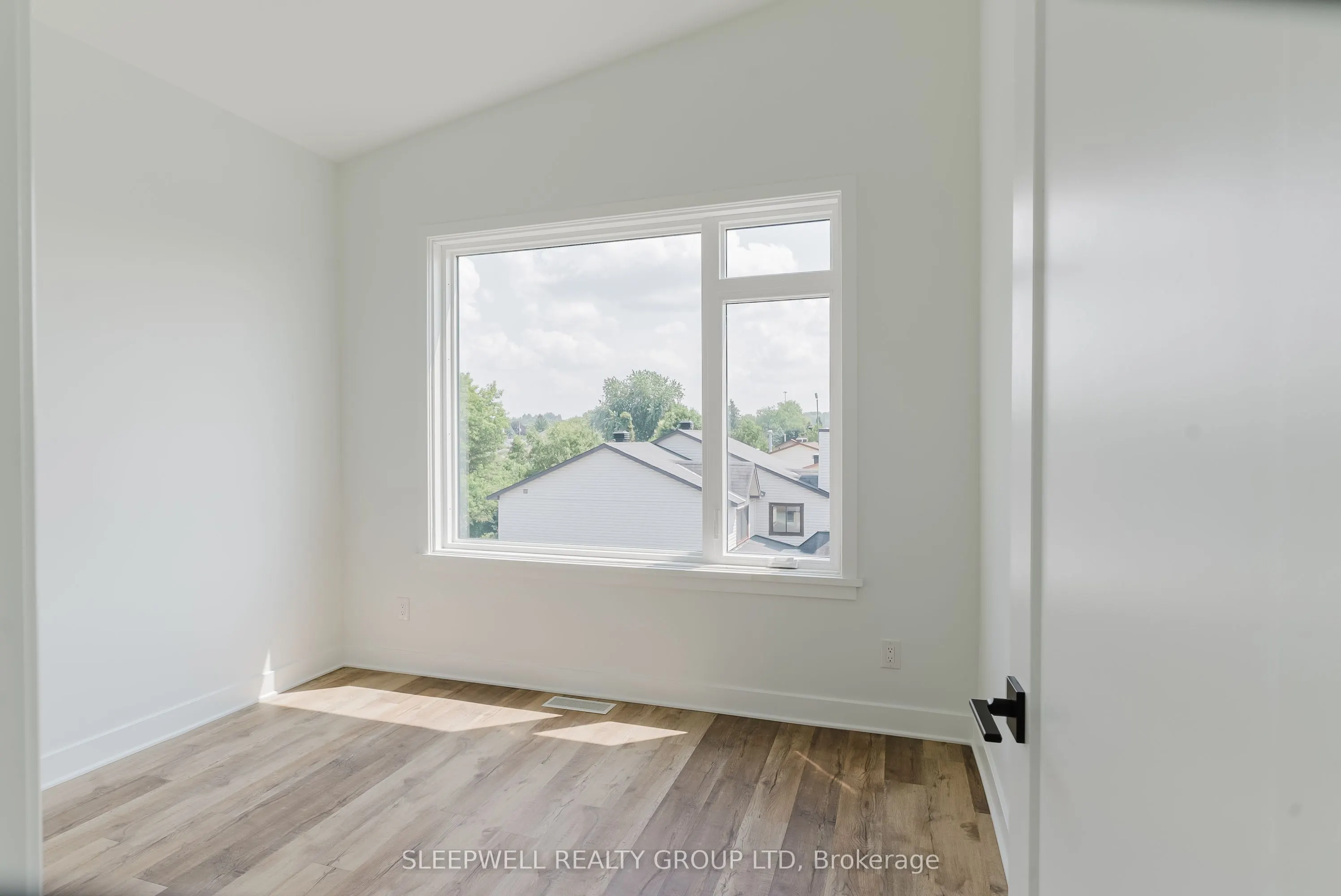 845 Champlain Street #9