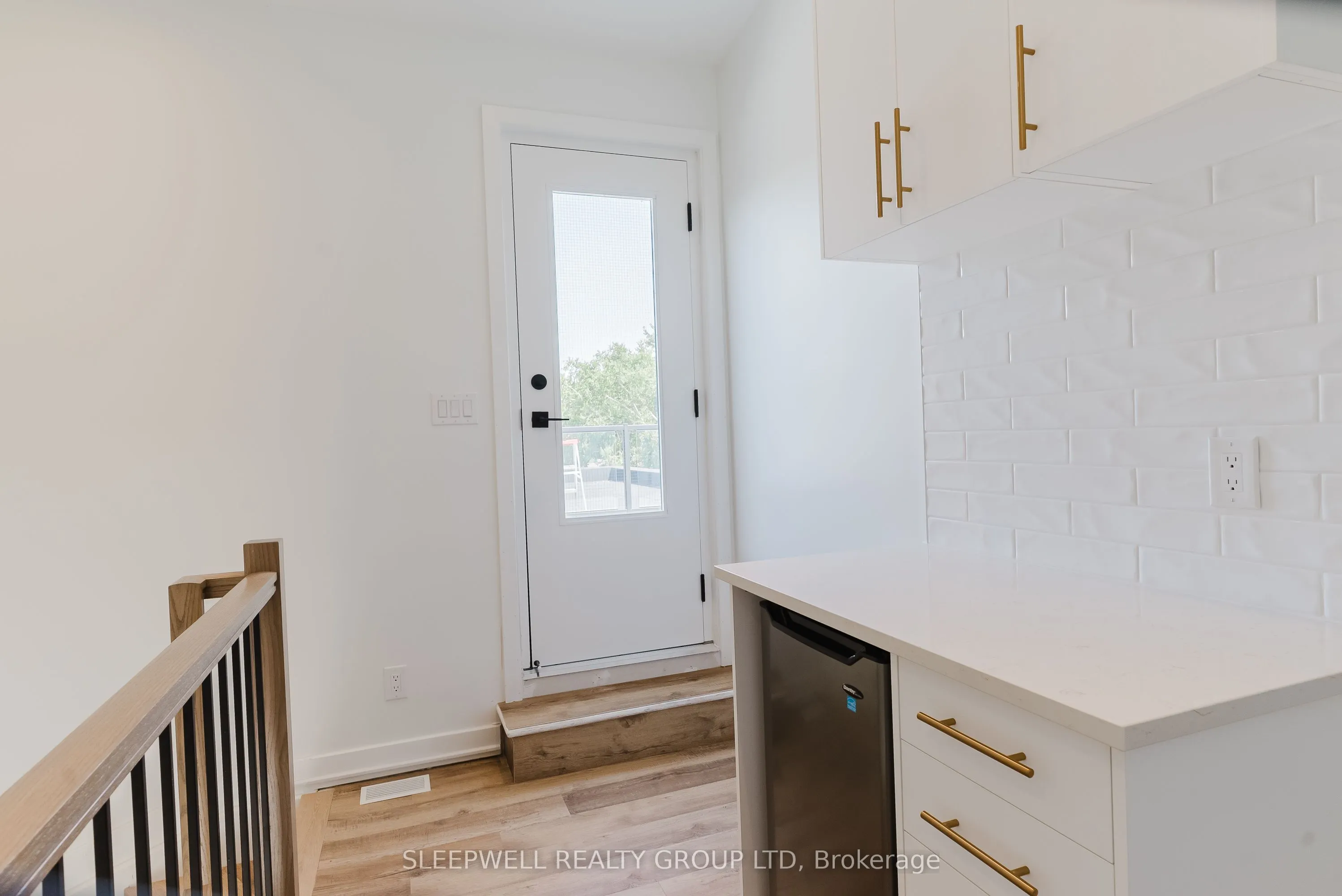 845 Champlain Street #9