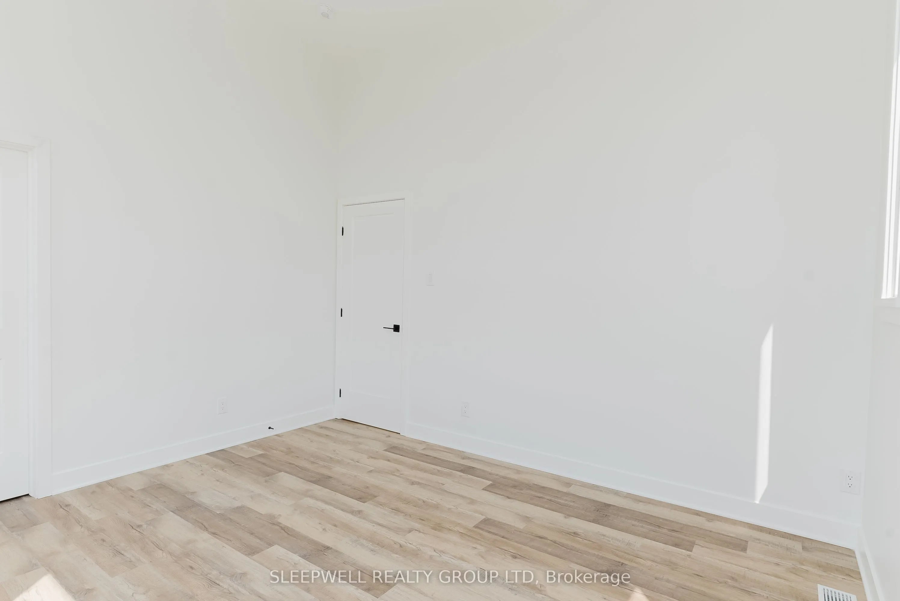 845 Champlain Street #9