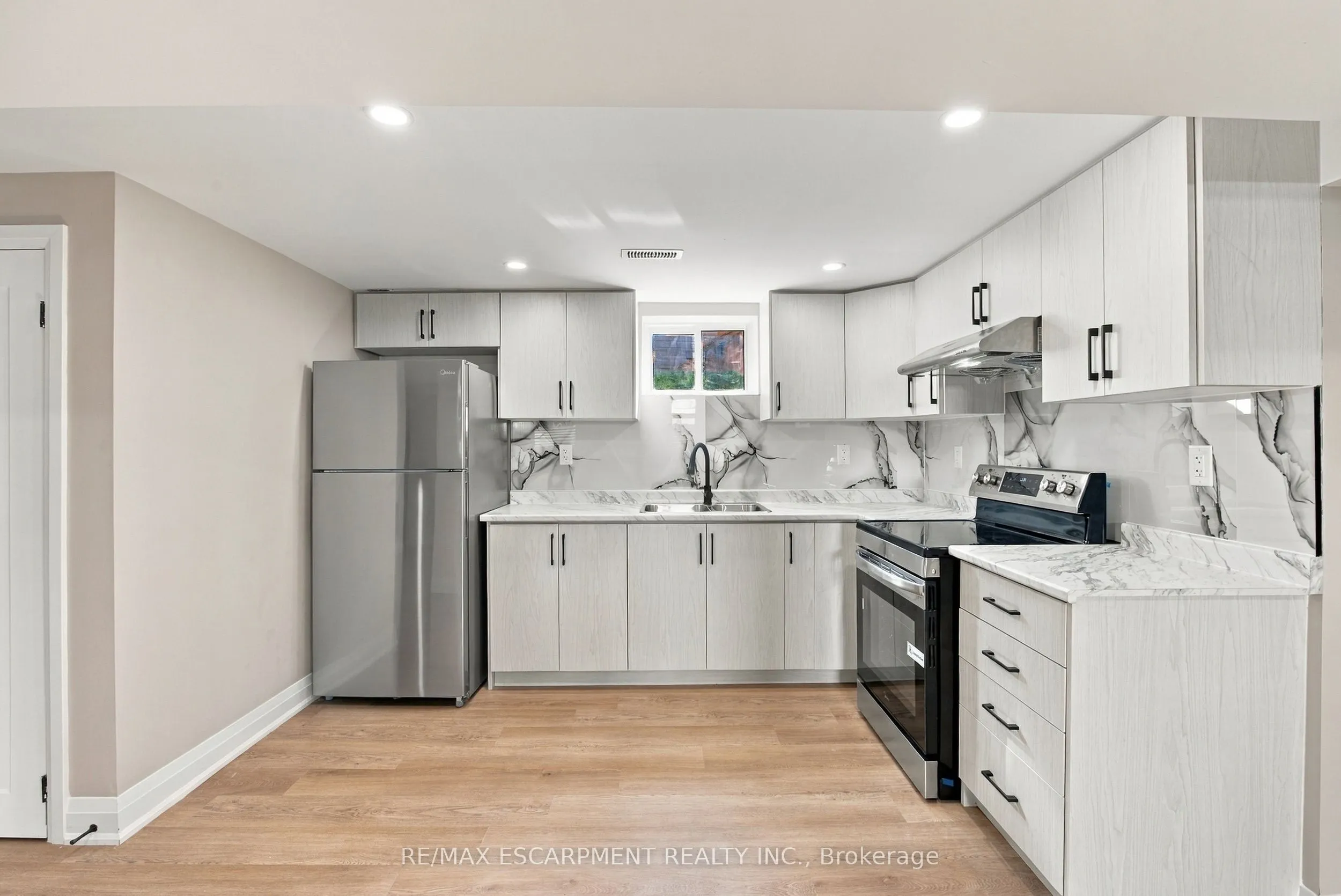 46 Bobolink Road #Lower