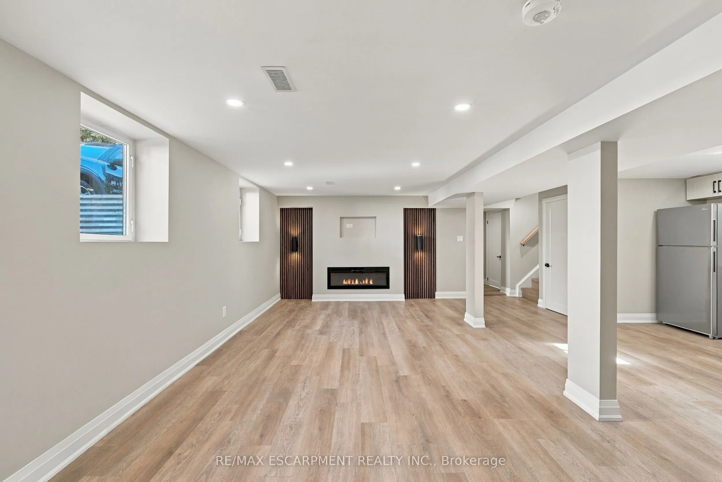 46 Bobolink Road #Lower