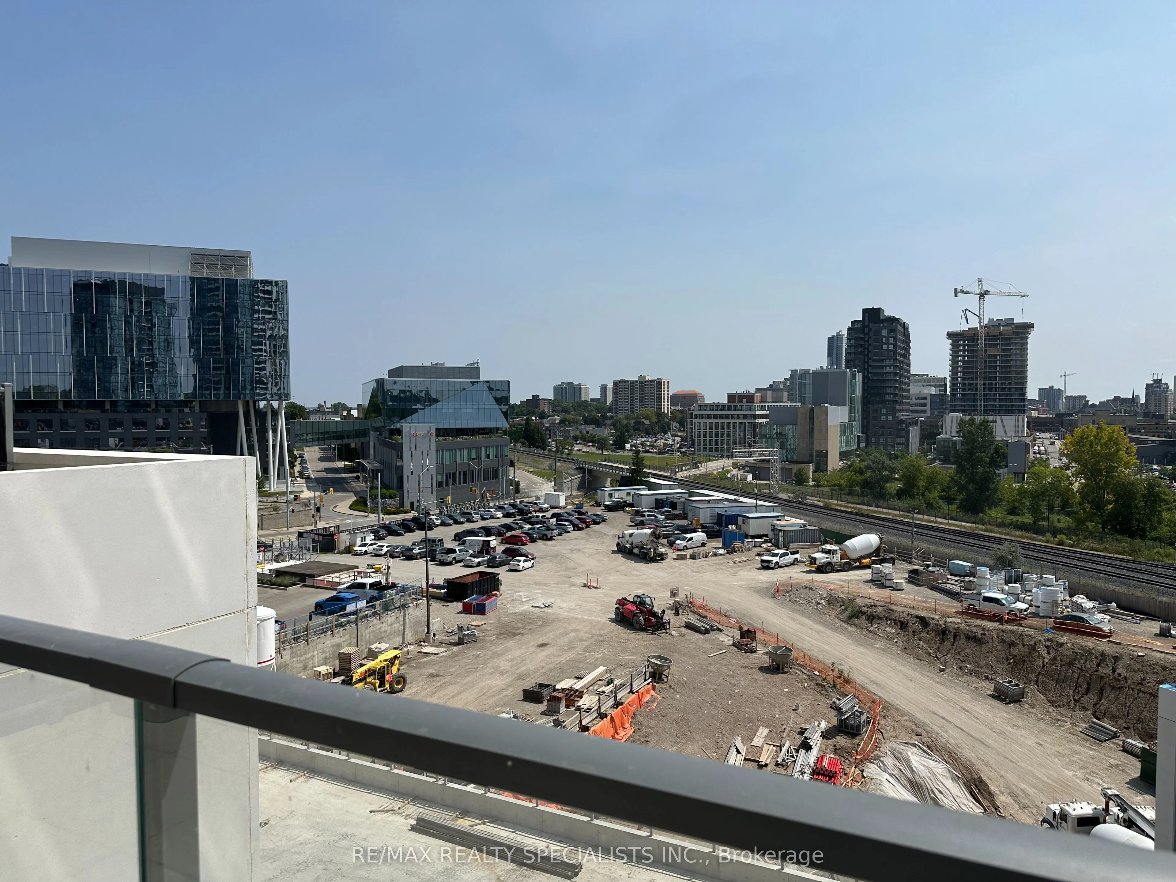 15 Wellington Street #405