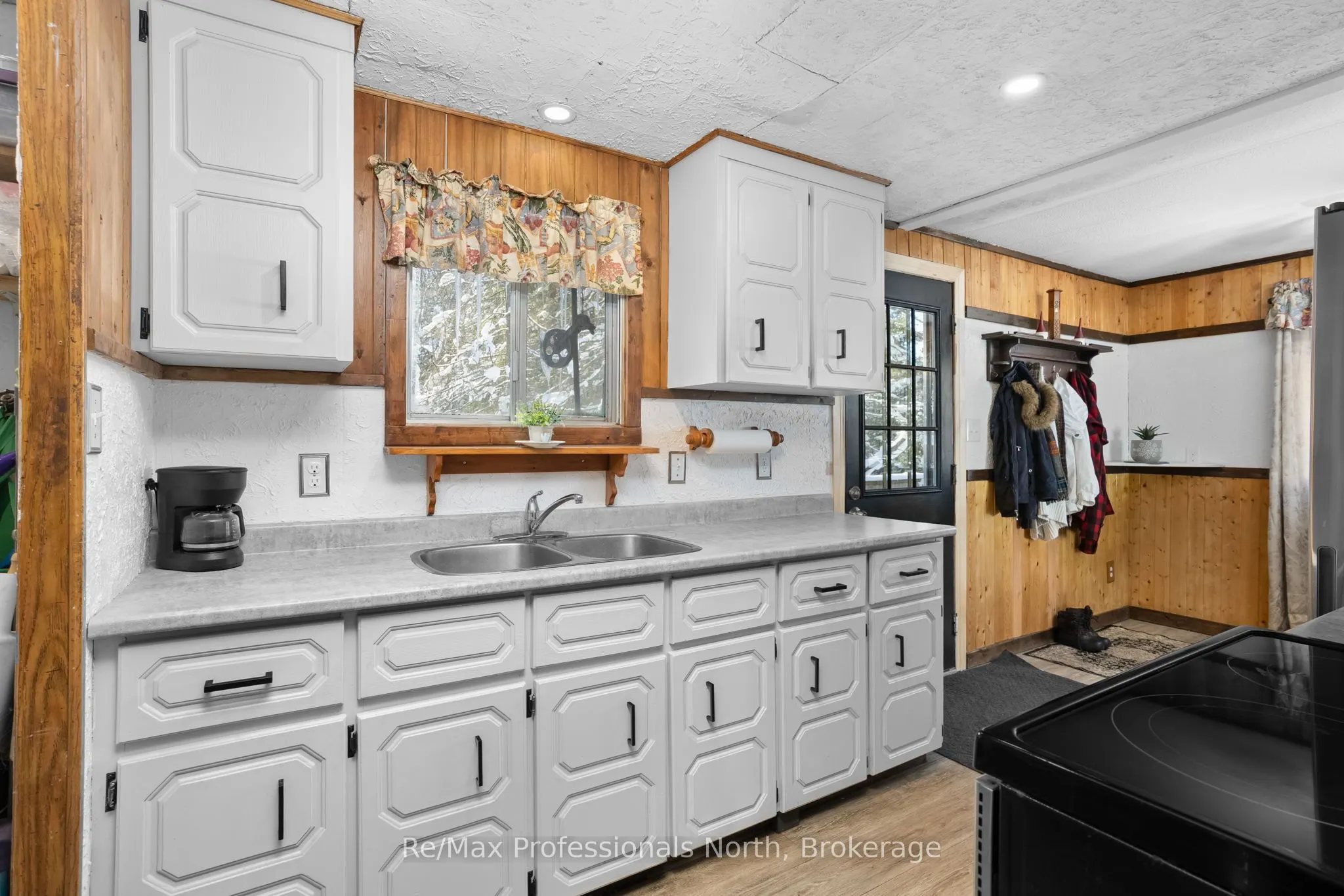 1465 Falkenburg Road