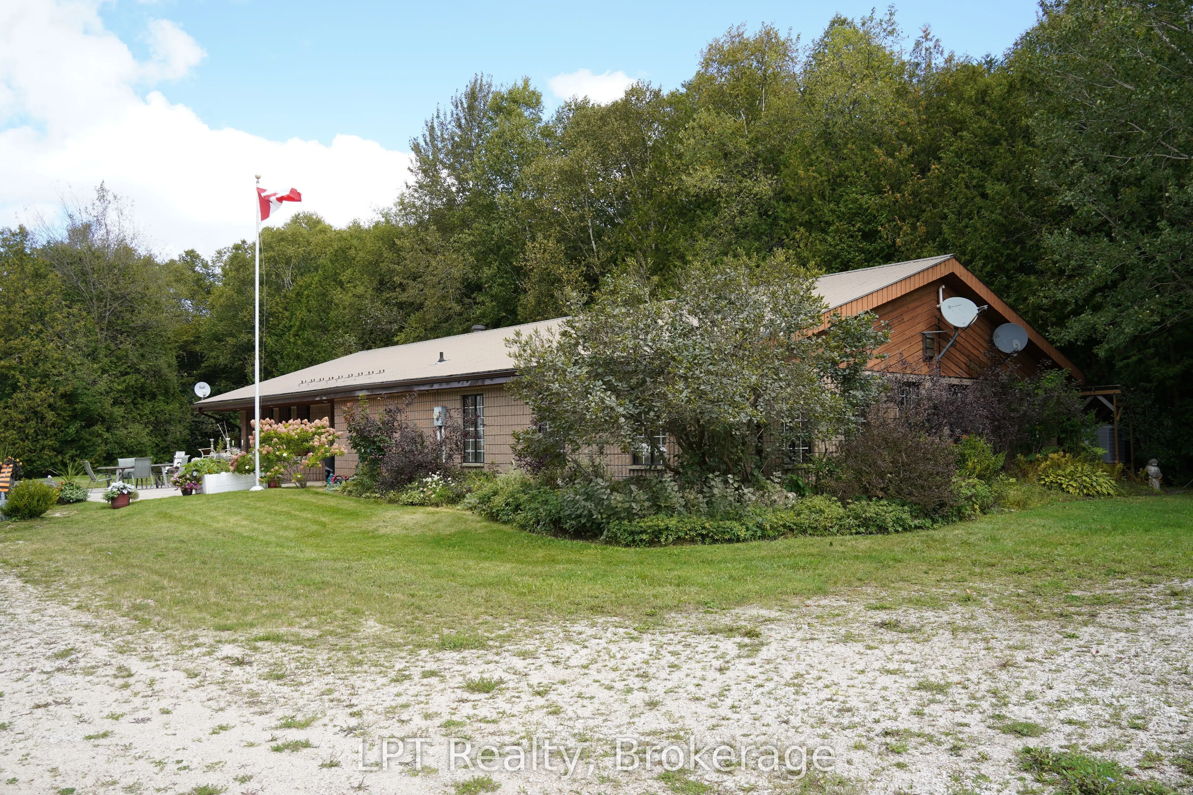 401297 Grey Road 17
