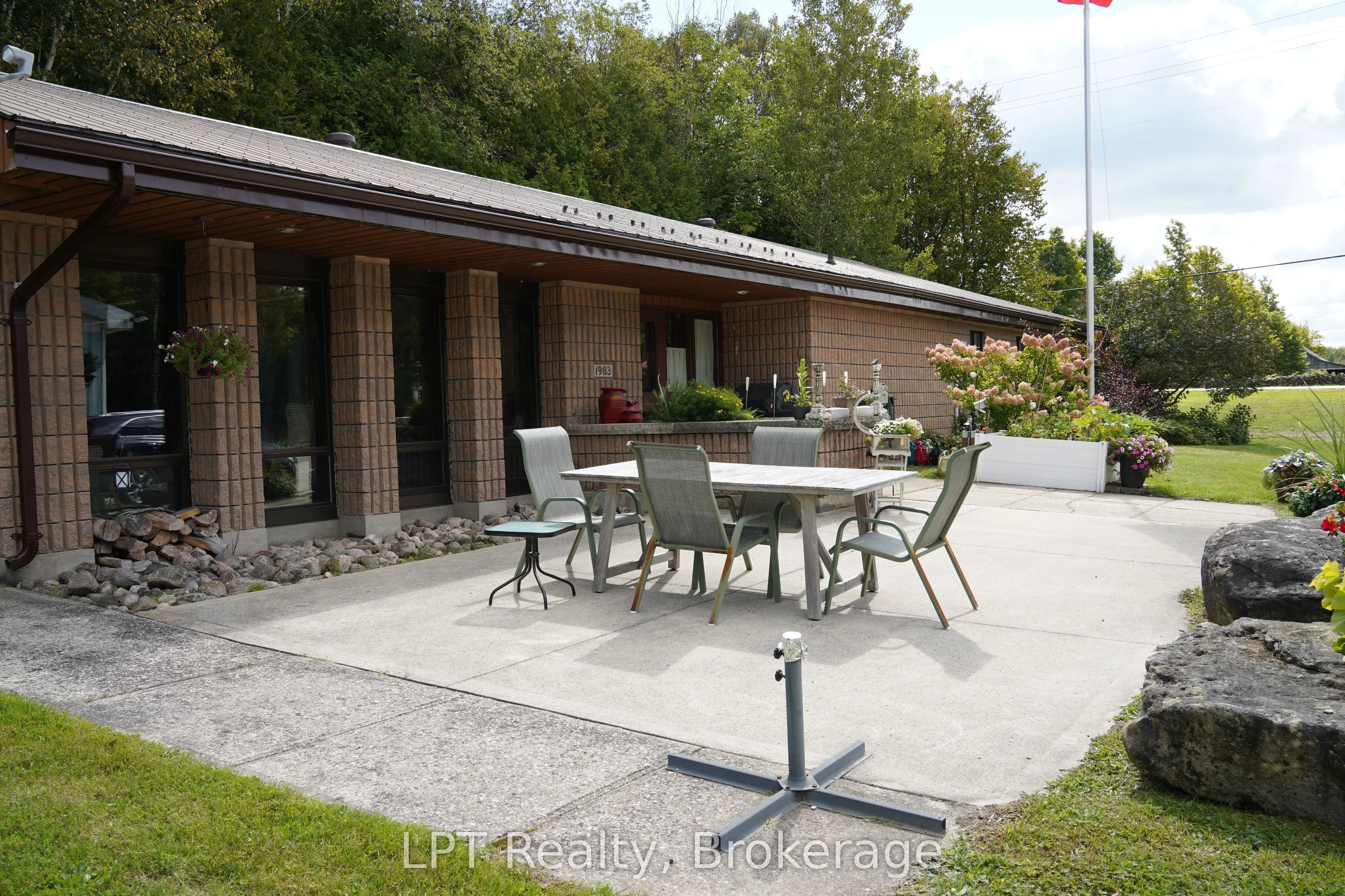401297 Grey Road 17