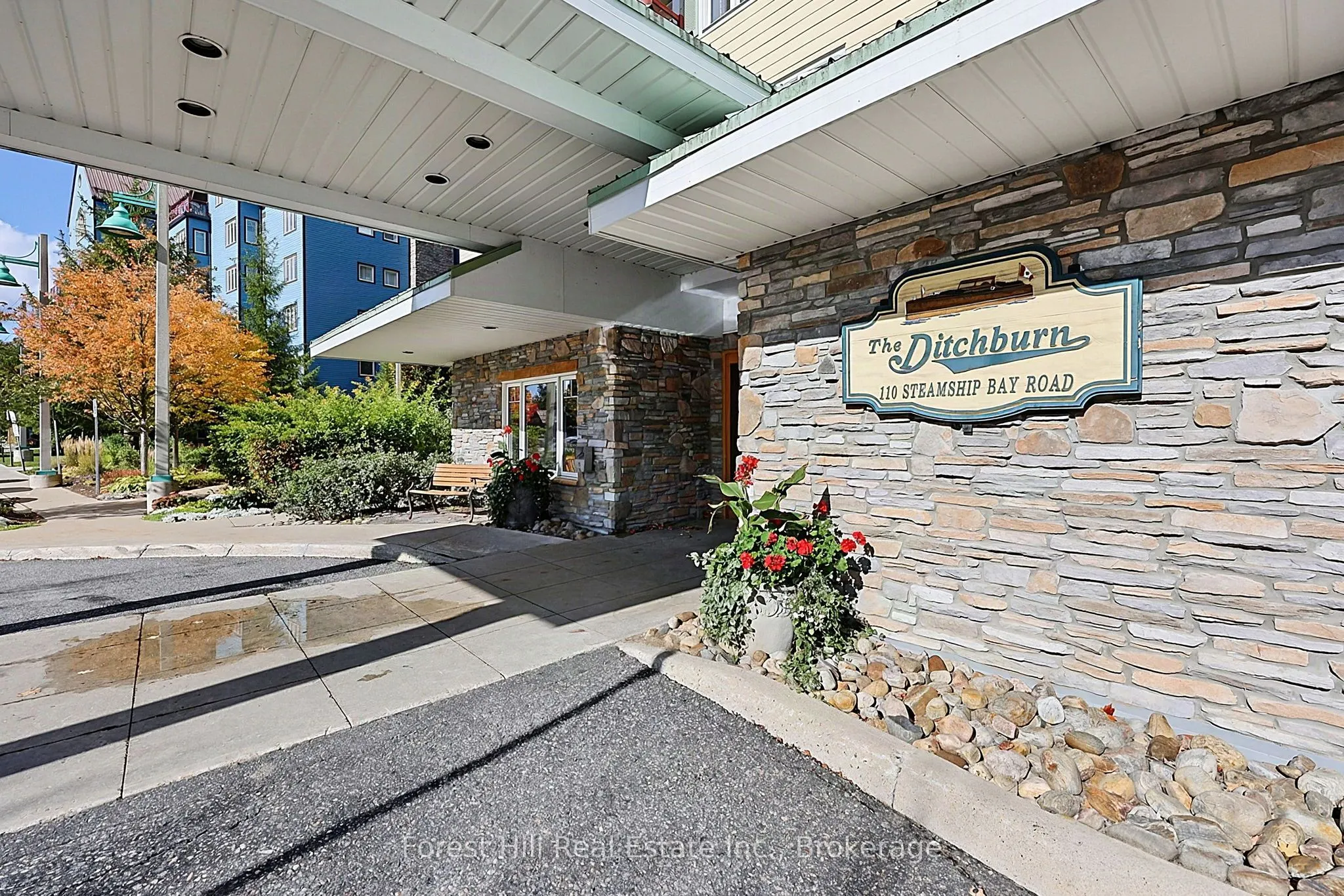 110 STEAMSHIP BAY Road N #202