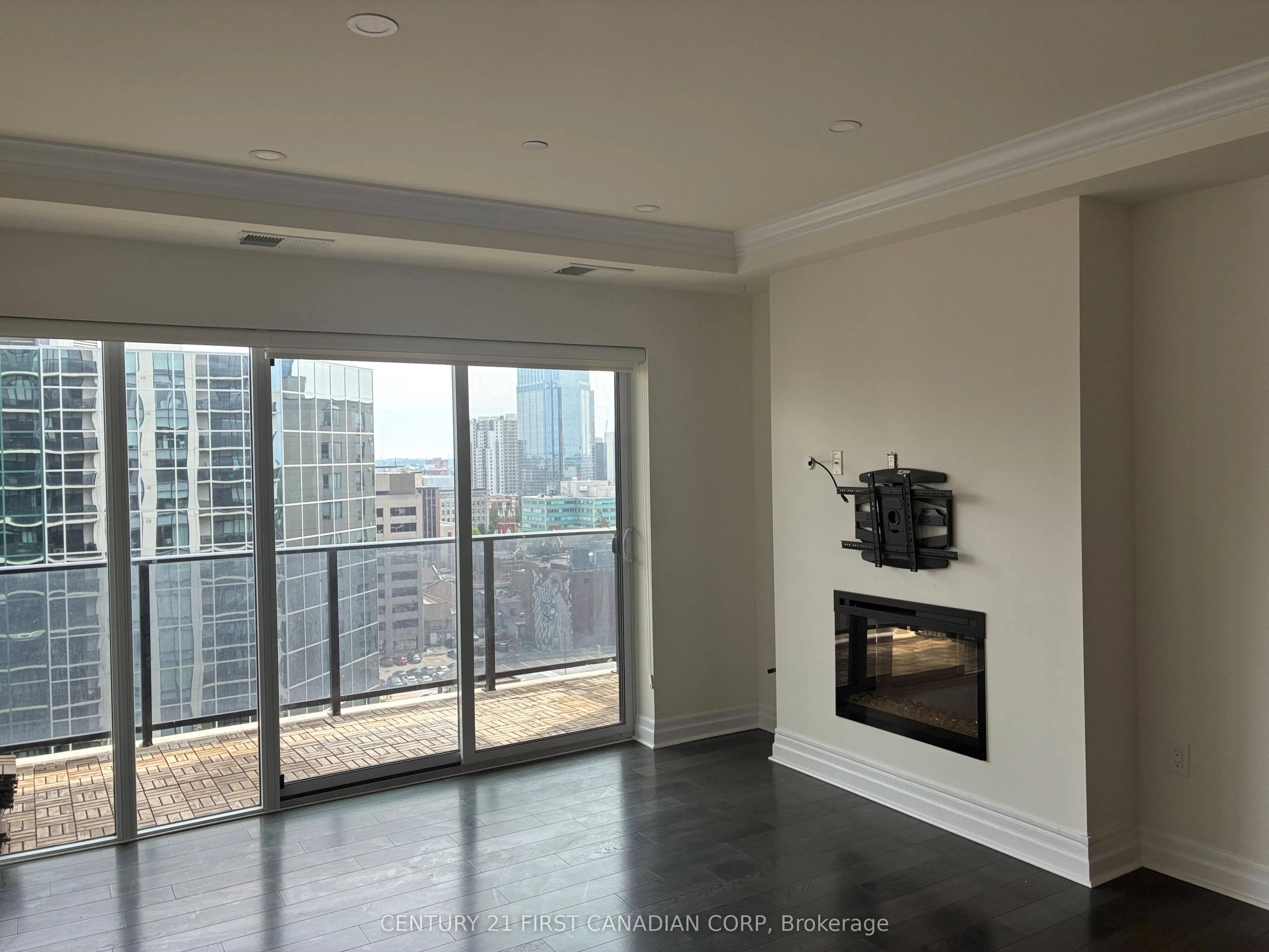 505 TALBOT Street #1406