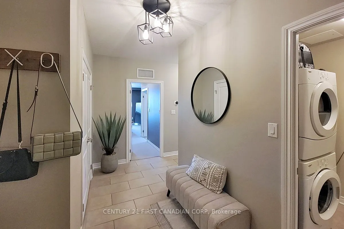 330 RIDOUT Street N #809