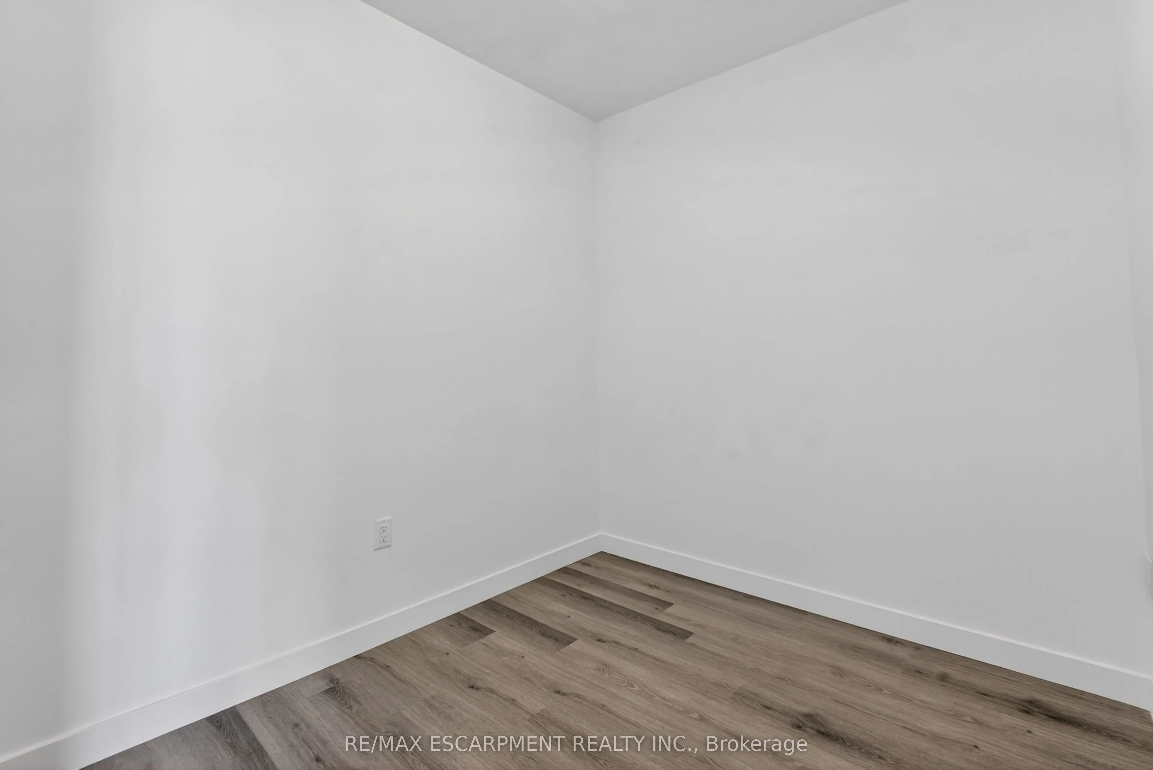 461 Green Road #703