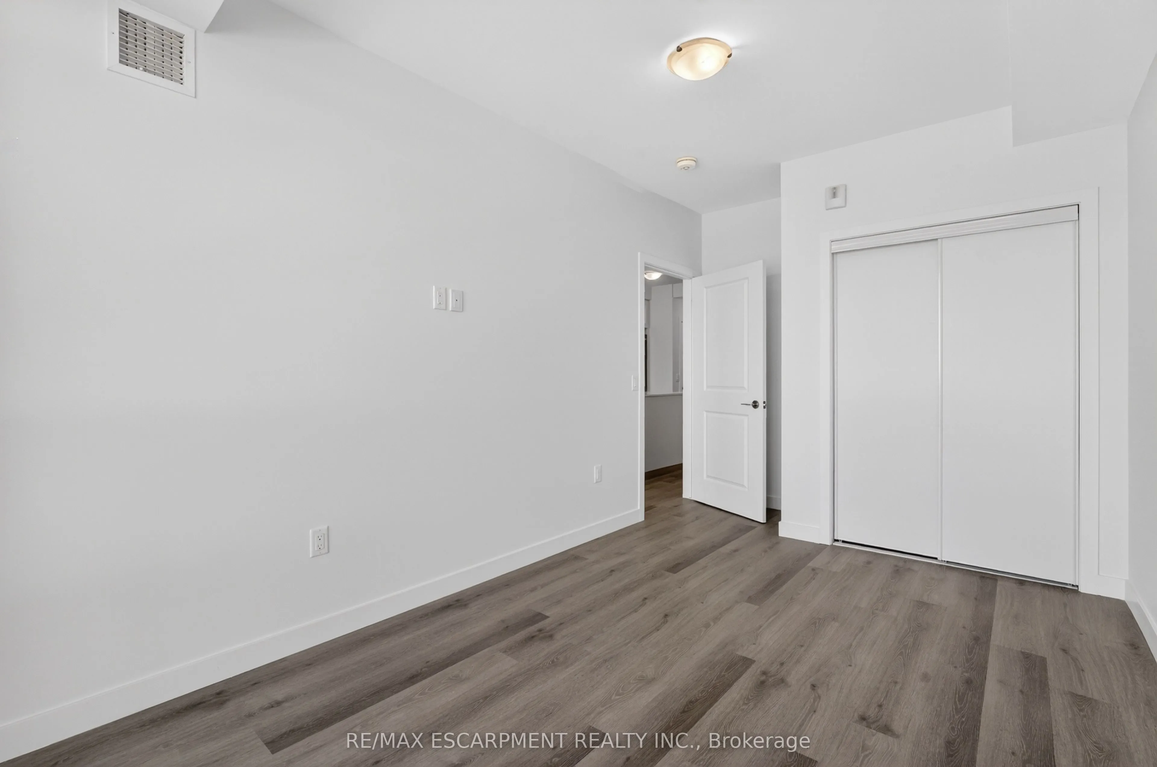 461 Green Road #703