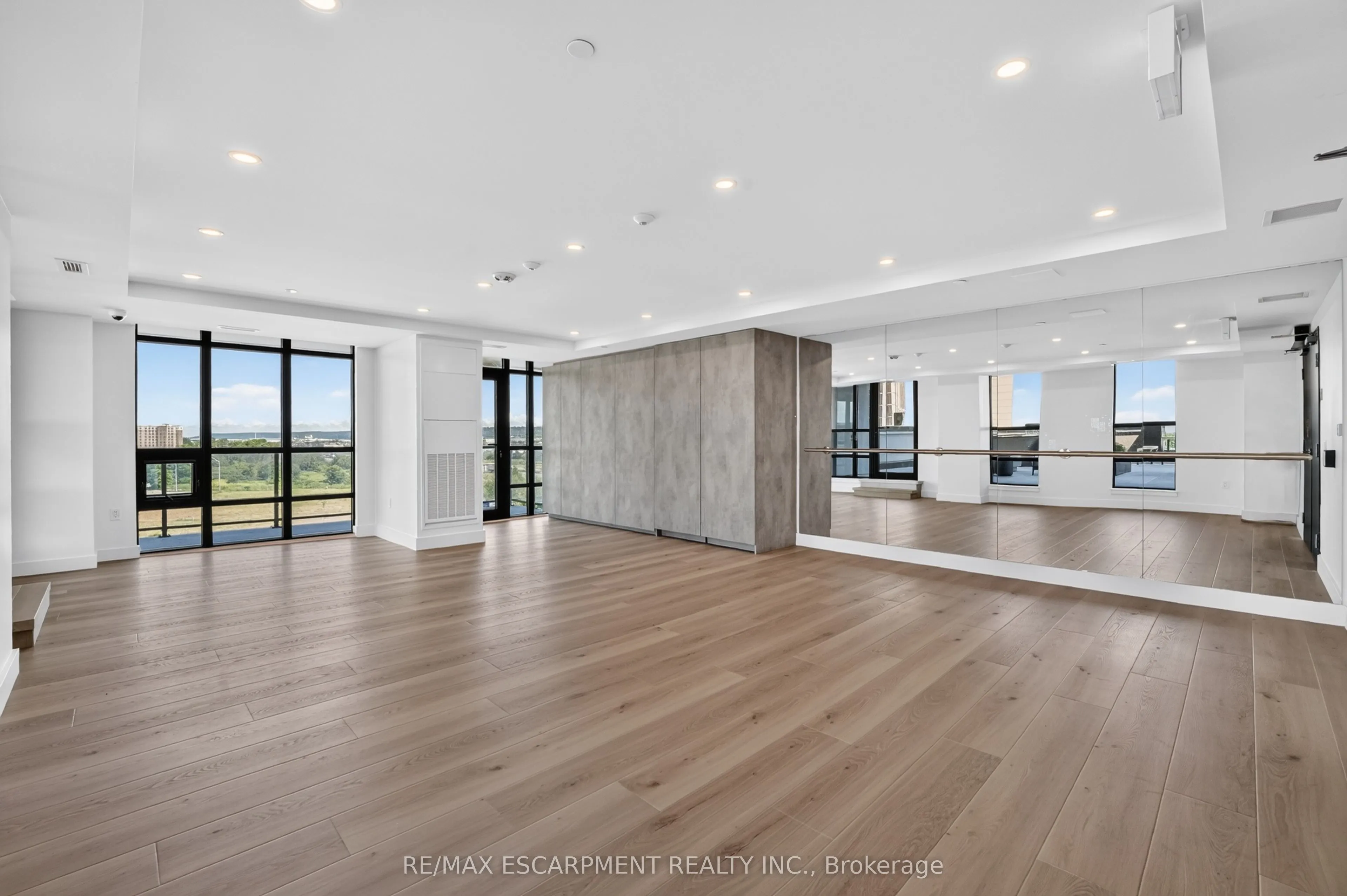 461 Green Road #703