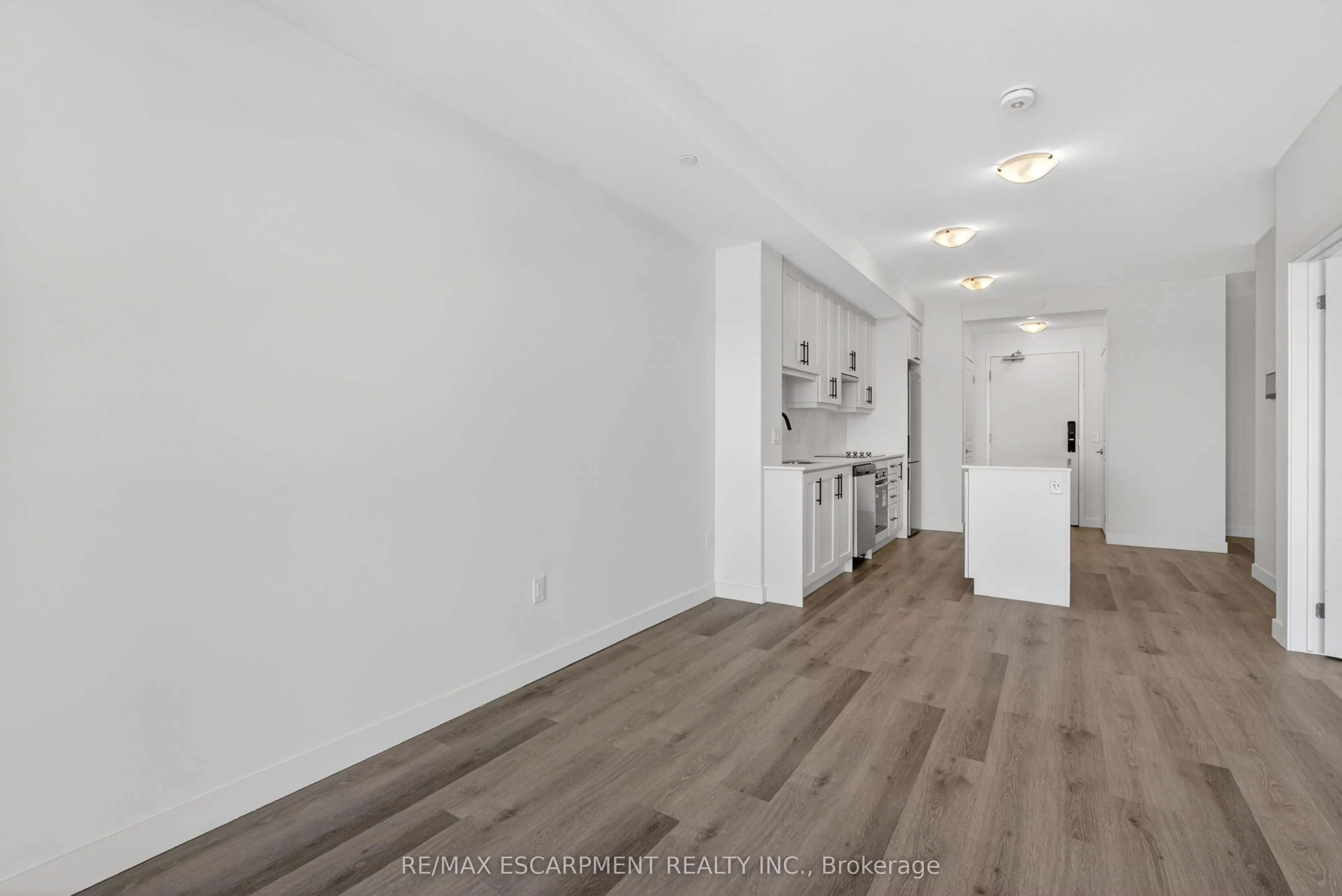 461 Green Road #703